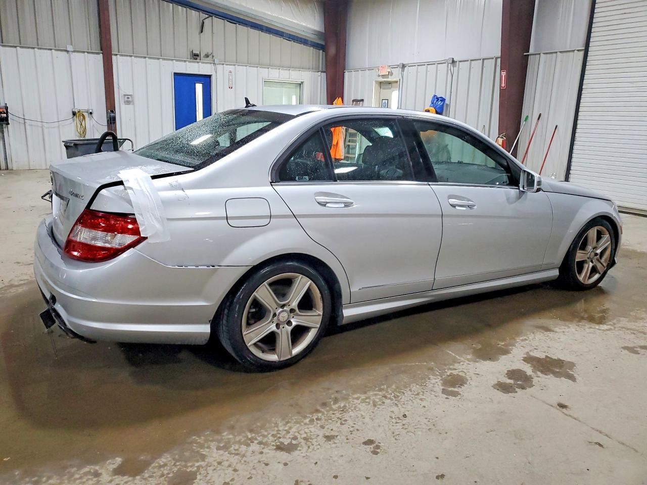 2011 Mercedes-benz C 300 4matic Silver vin: WDDGF8BB1BR144820