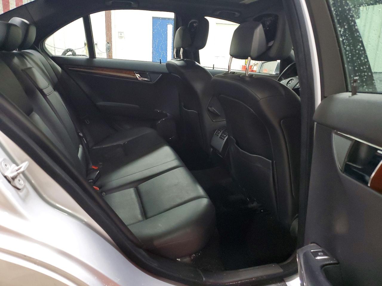 2011 Mercedes-benz C 300 4matic Silver vin: WDDGF8BB1BR144820