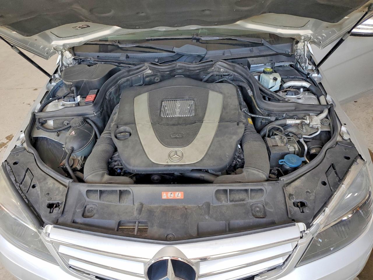 2011 Mercedes-benz C 300 4matic Silver vin: WDDGF8BB1BR144820