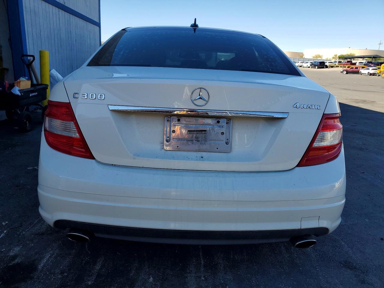 2011 Mercedes-benz C 300 4matic White vin: WDDGF8BB1BR148995