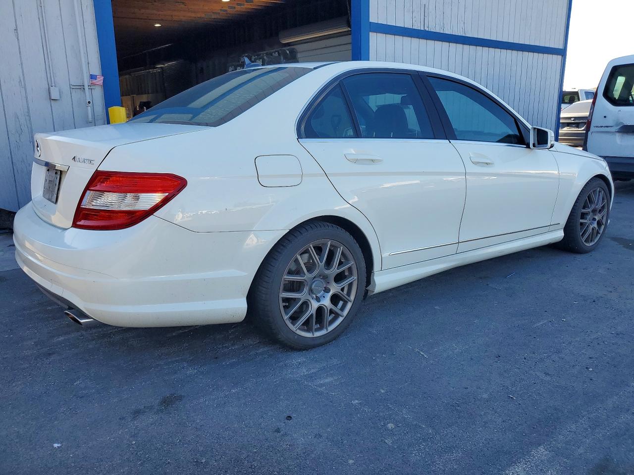 2011 Mercedes-benz C 300 4matic White vin: WDDGF8BB1BR148995