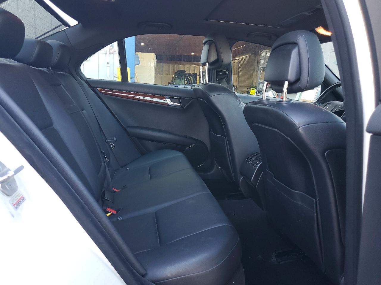 2011 Mercedes-benz C 300 4matic White vin: WDDGF8BB1BR148995