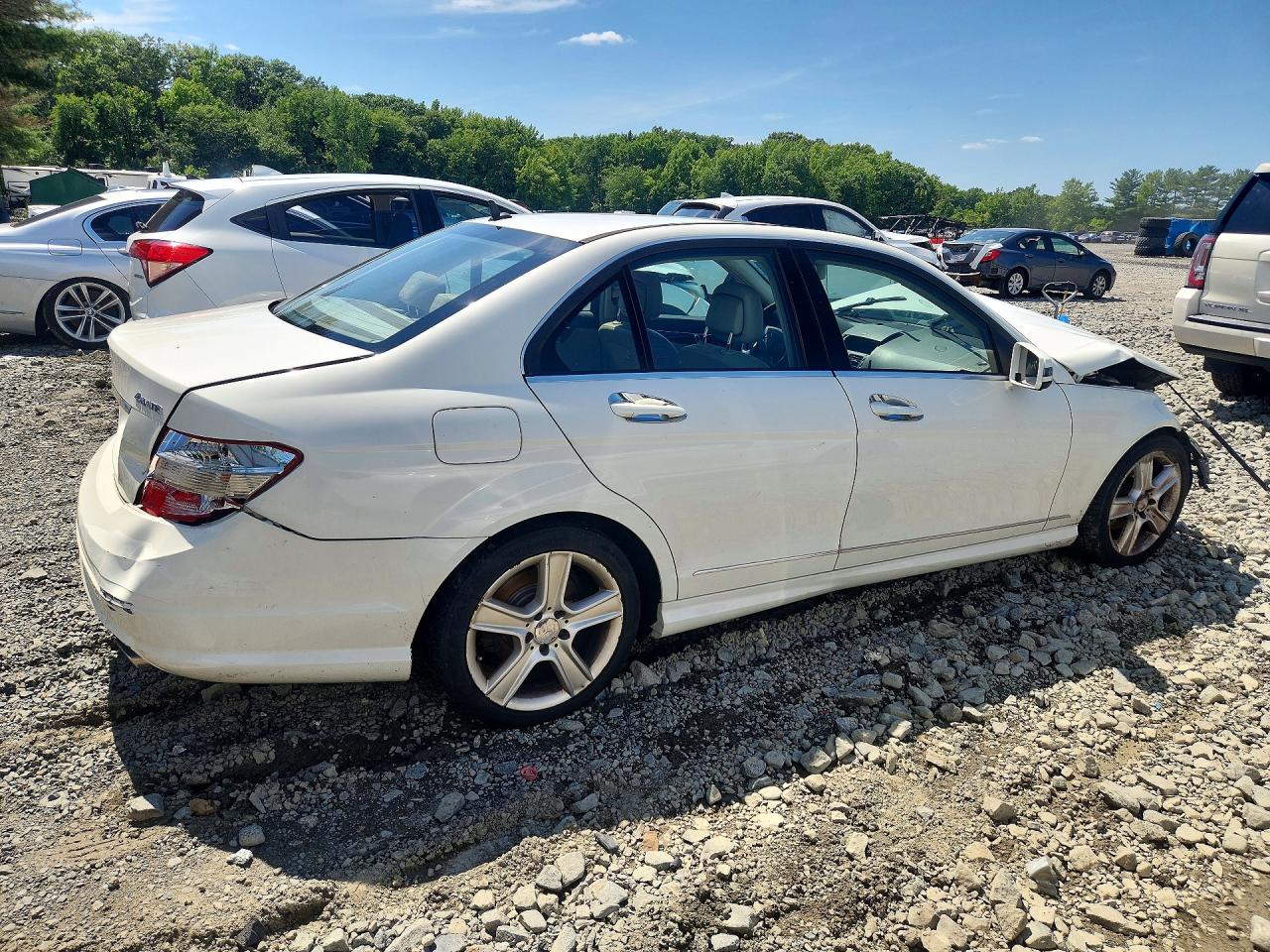 2011 Mercedes-benz C 300 4matic White vin: WDDGF8BB1BR155476