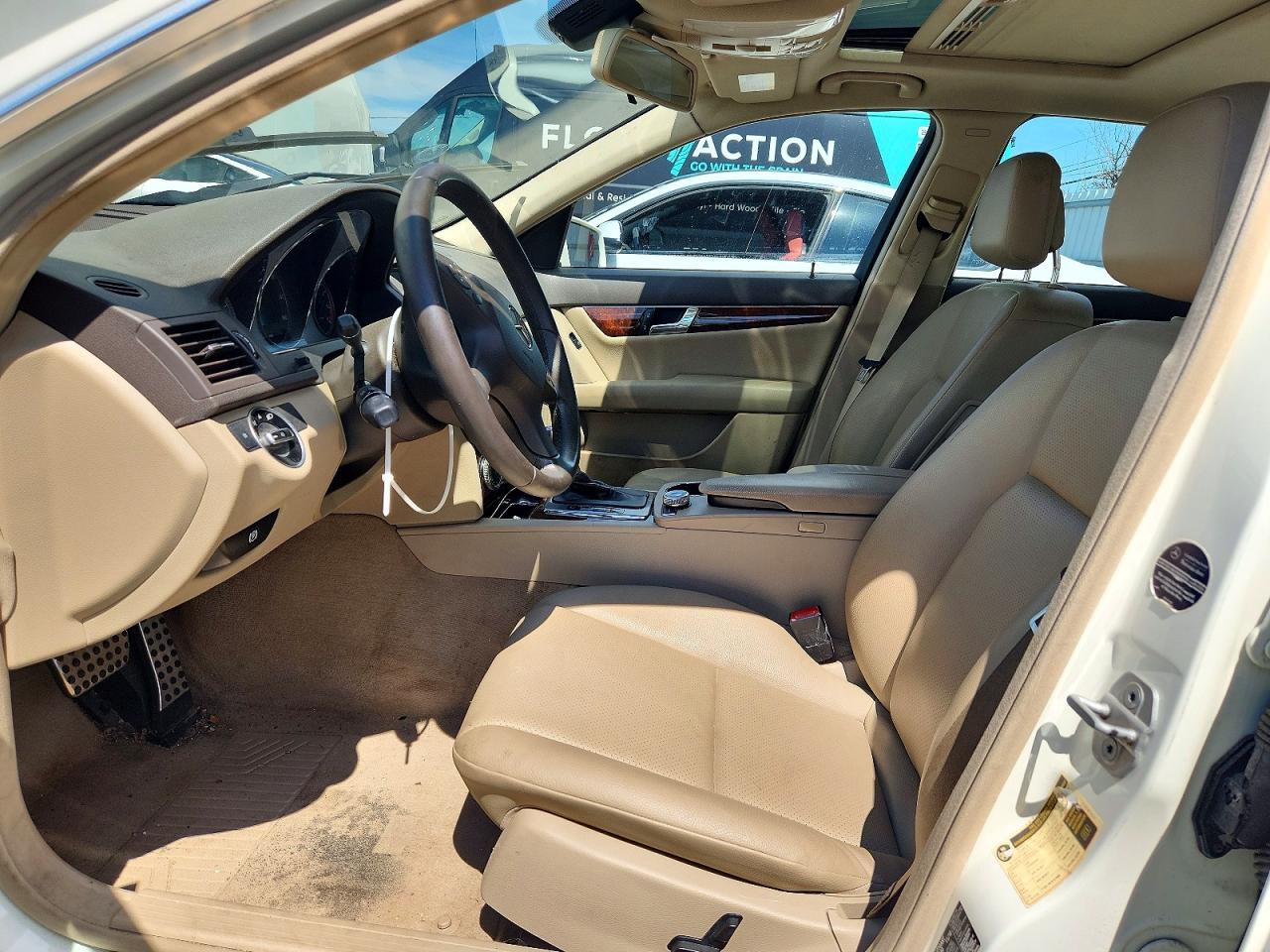 2011 Mercedes-benz C 300 4matic White vin: WDDGF8BB1BR155476