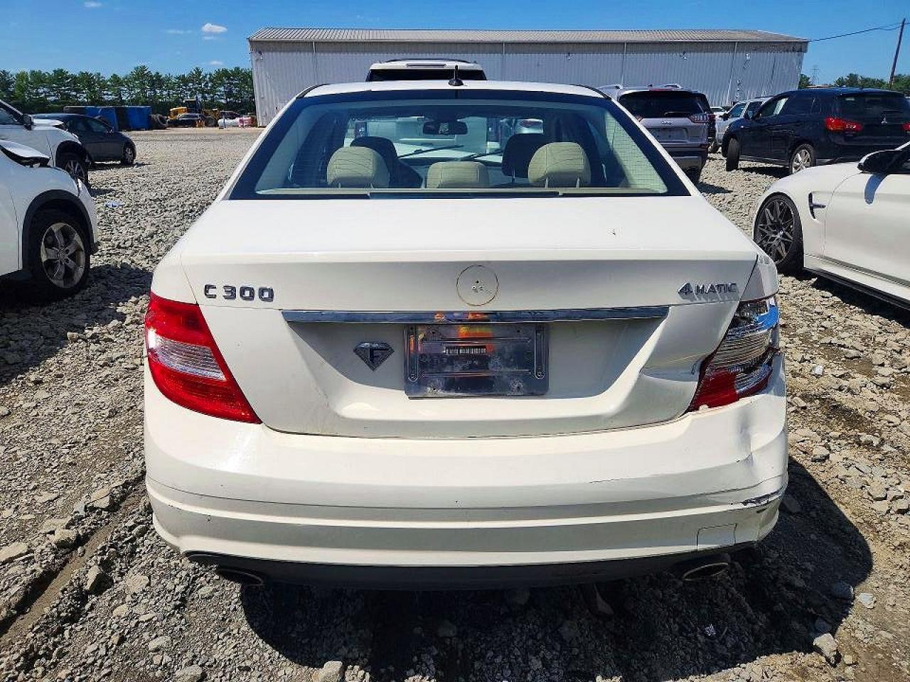 2011 Mercedes-benz C 300 4matic White vin: WDDGF8BB1BR155476