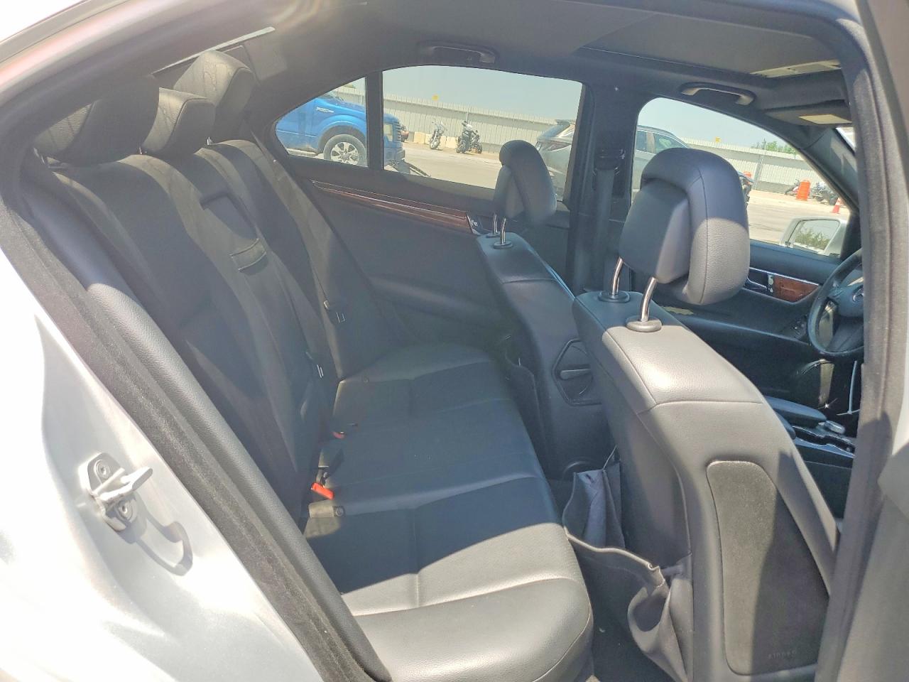 2011 Mercedes-benz C 300 4matic Silver vin: WDDGF8BB1BR157017