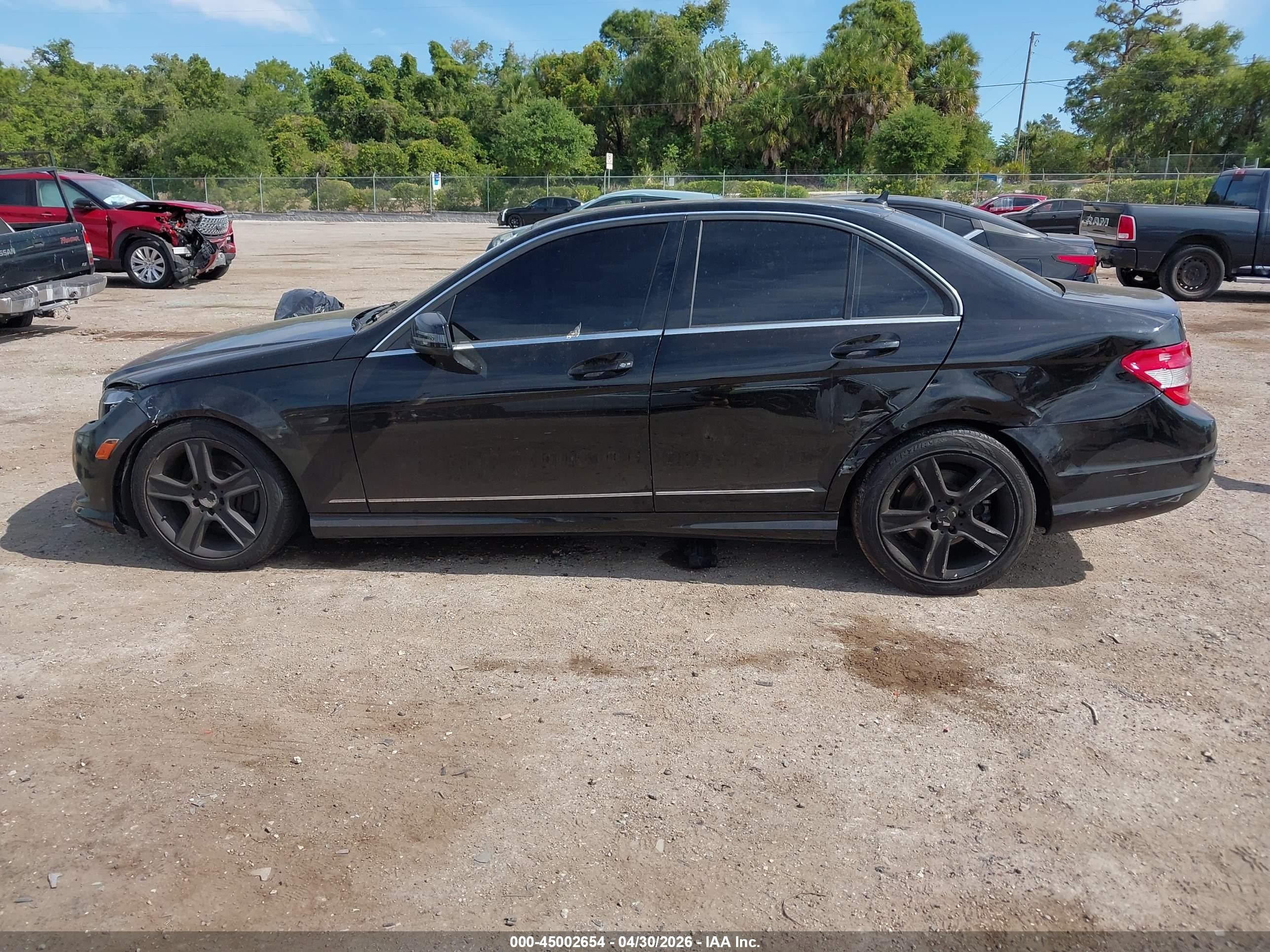 2011 Mercedes-benz C 300 Sport 4matic Черный vin: WDDGF8BB1BR171743