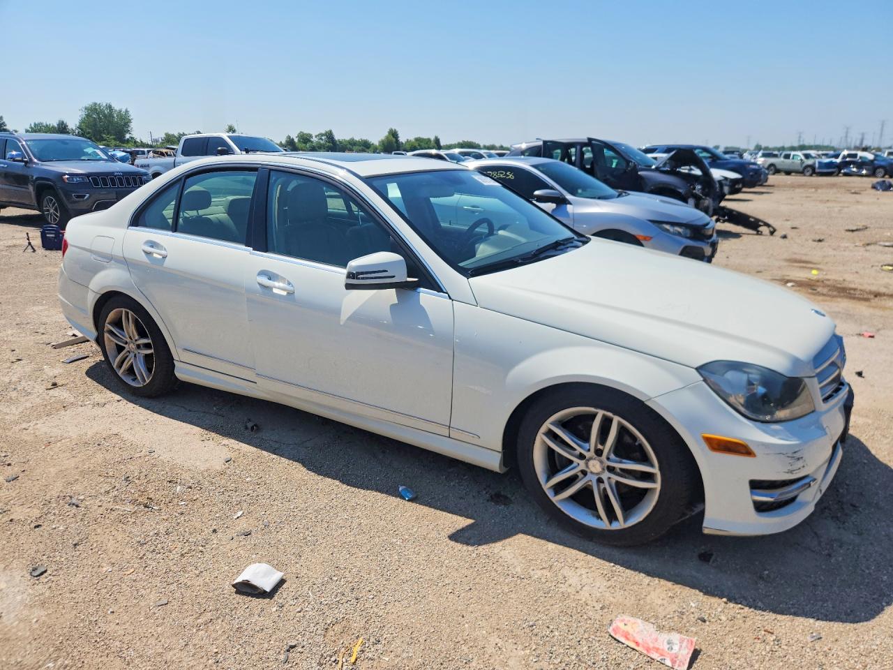 2012 Mercedes-benz C 300 4matic White vin: WDDGF8BB1CF917854