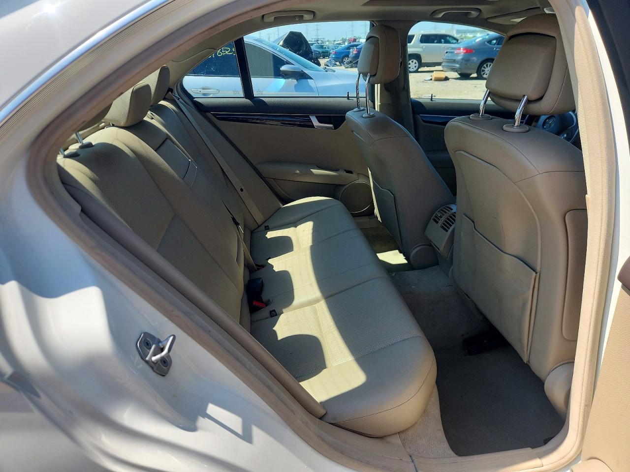 2012 Mercedes-benz C 300 4matic White vin: WDDGF8BB1CF917854