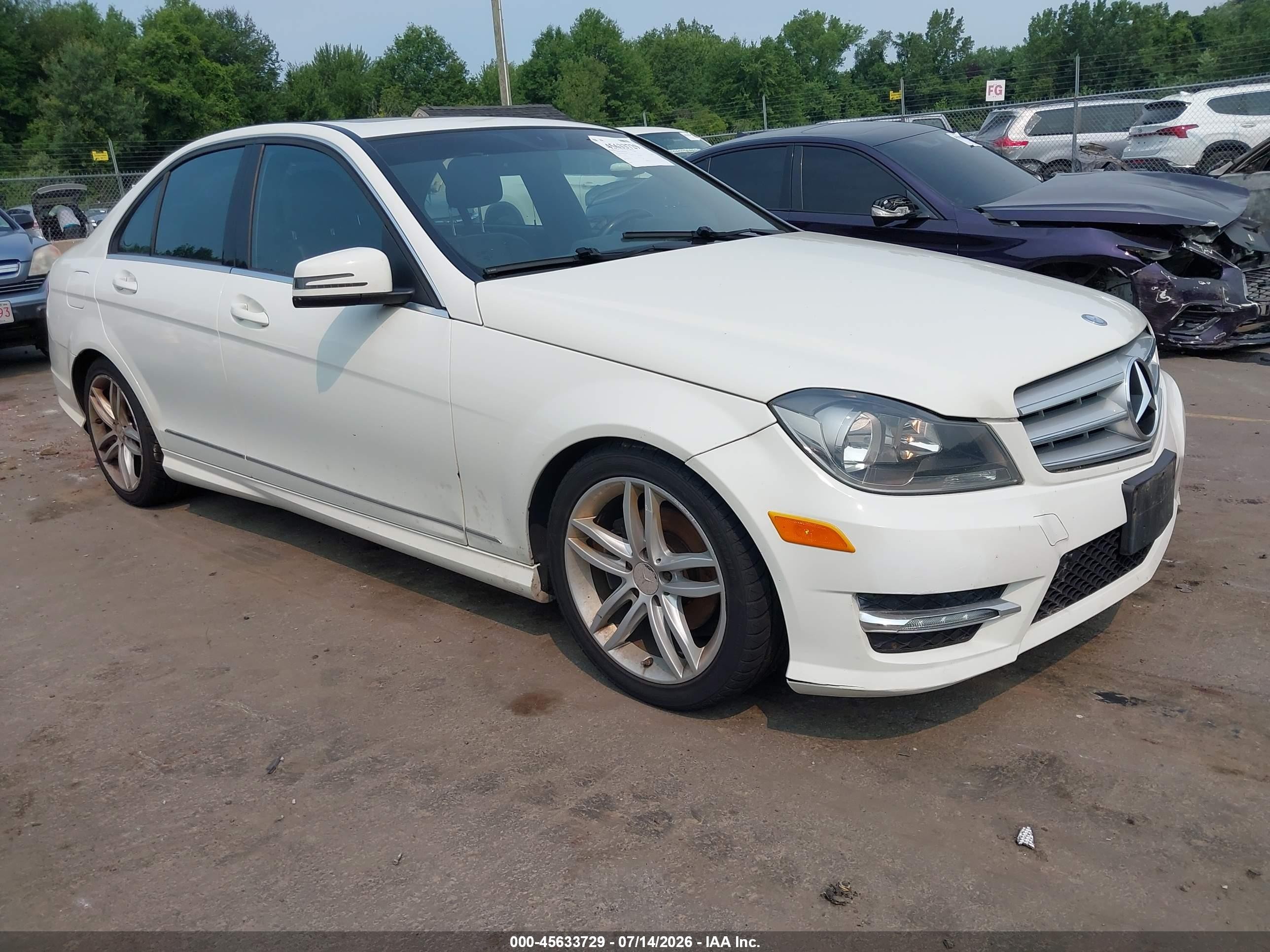WDDGF8BB1CR238049
