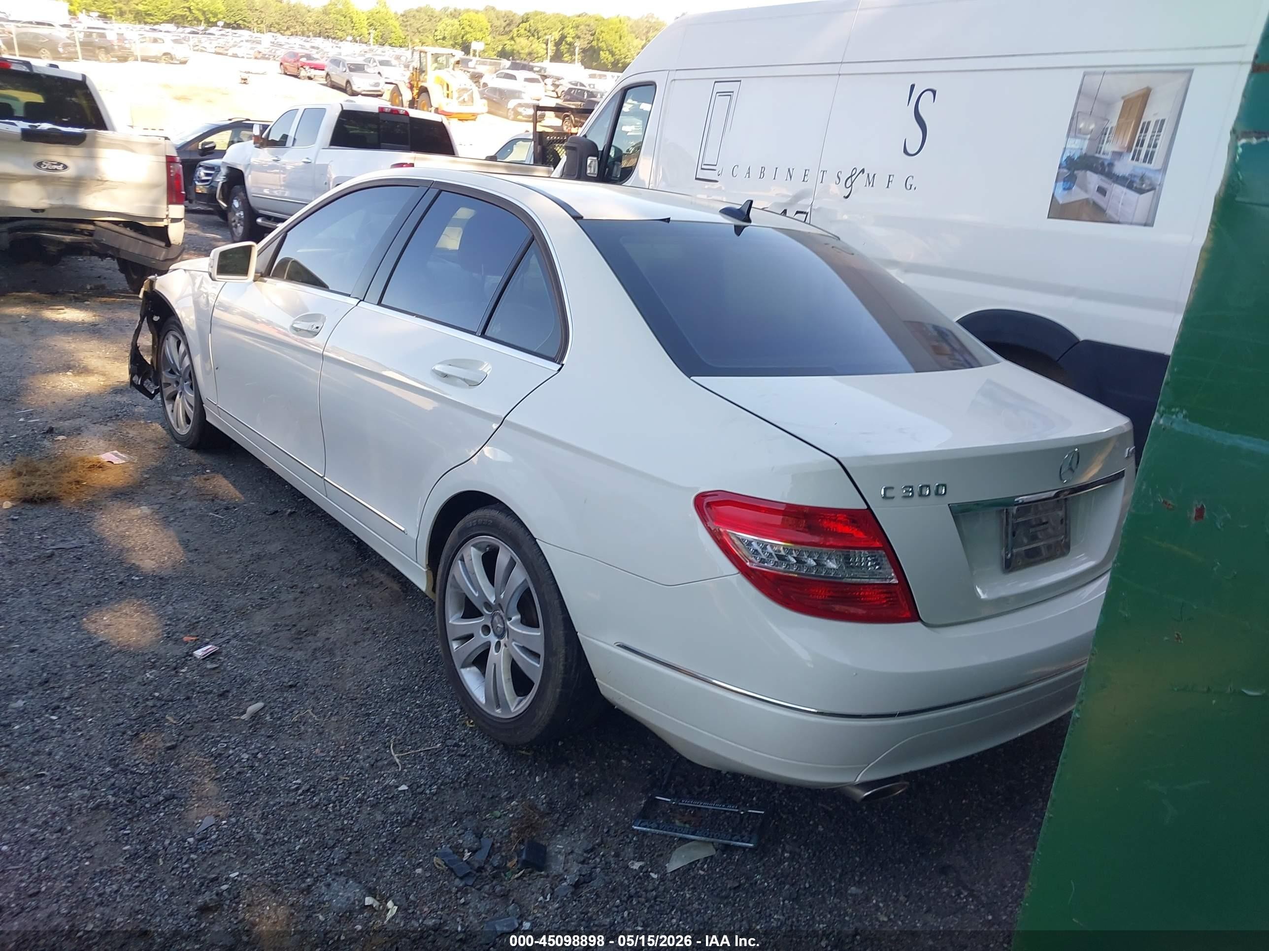 2010 Mercedes-benz C 300 Luxury 4matic White vin: WDDGF8BB2AF443071