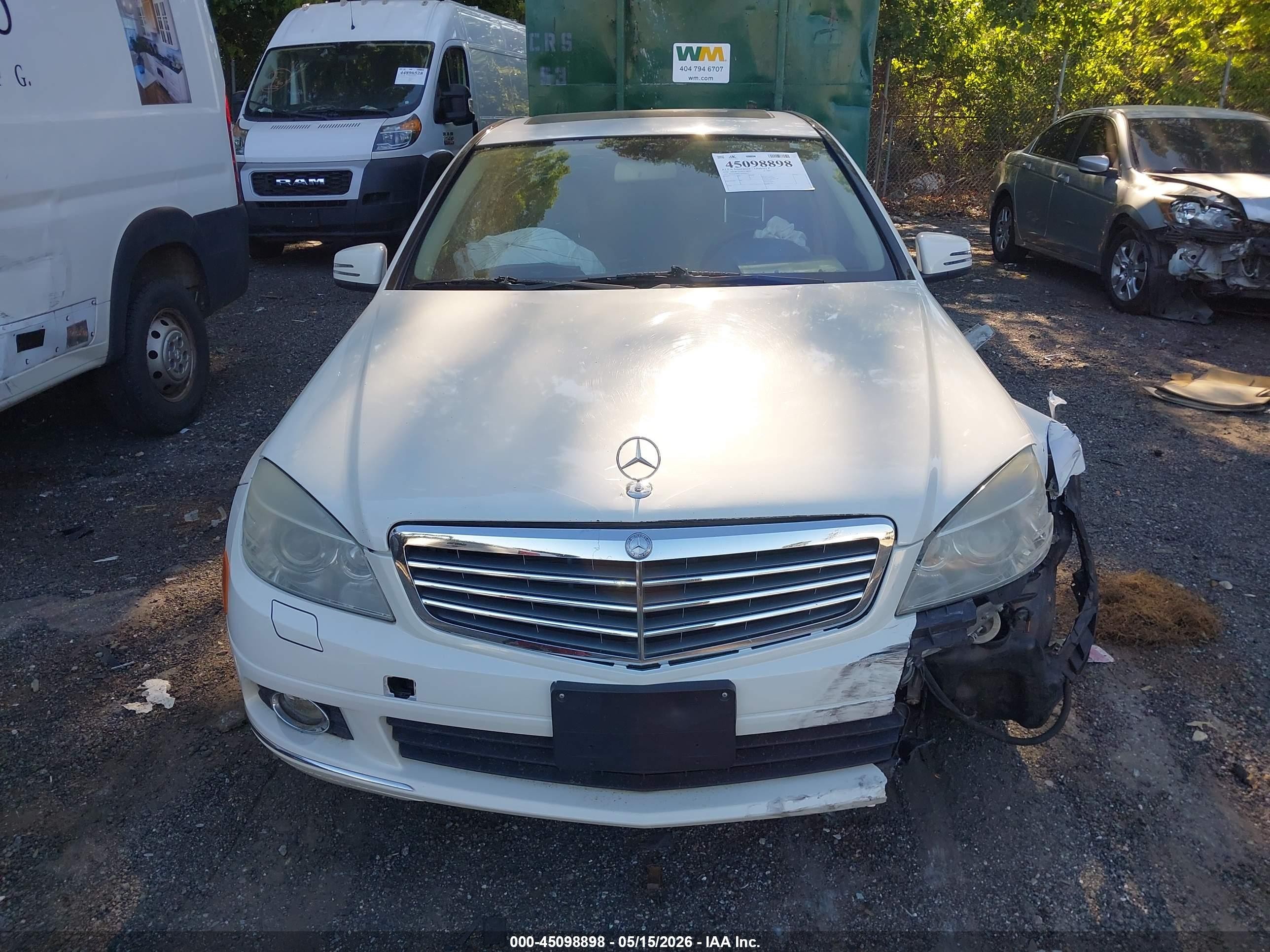 2010 Mercedes-benz C 300 Luxury 4matic White vin: WDDGF8BB2AF443071