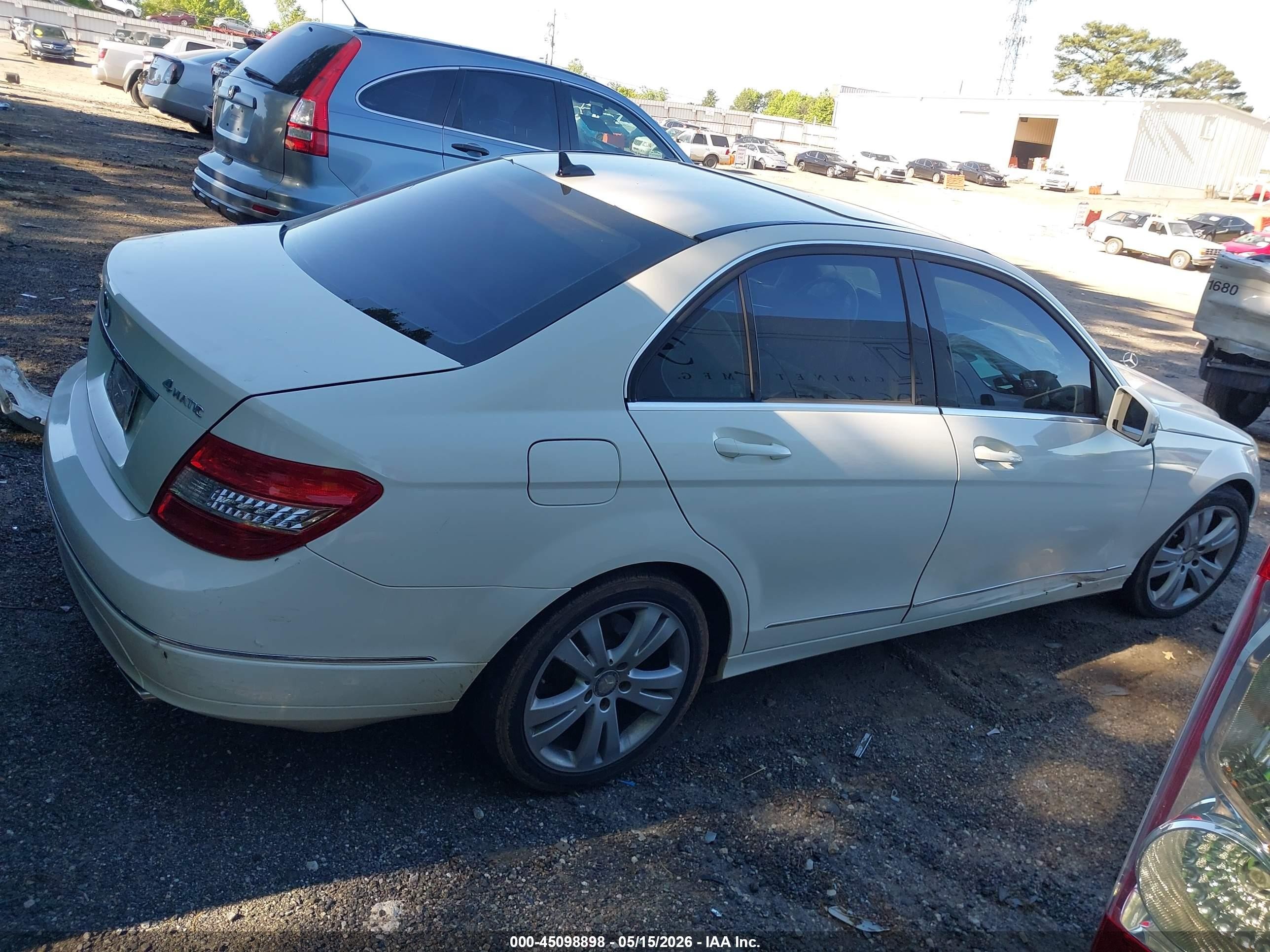 2010 Mercedes-benz C 300 Luxury 4matic White vin: WDDGF8BB2AF443071