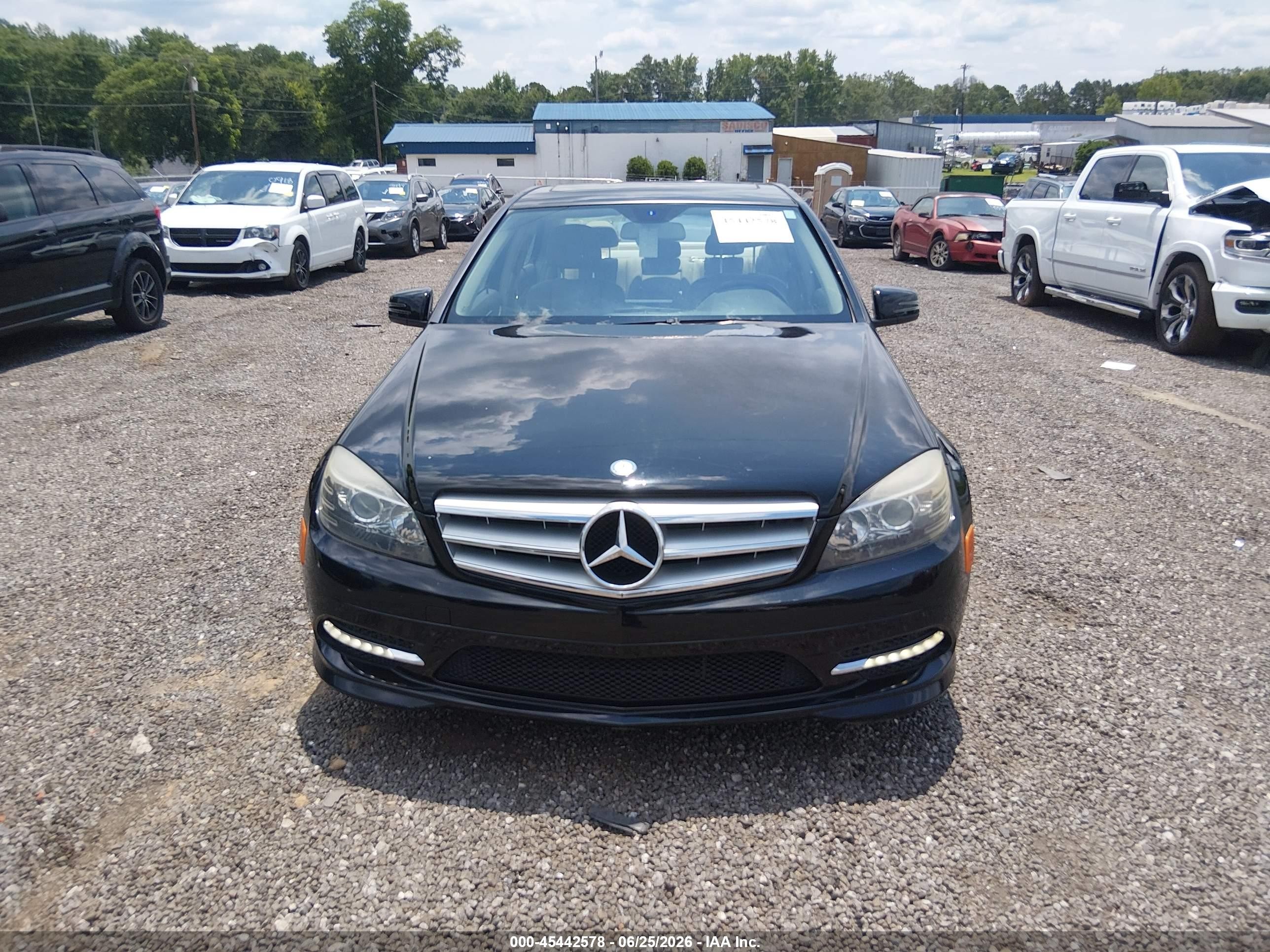 2011 Mercedes-benz C 300 Luxury 4matic/sport 4matic Черный vin: WDDGF8BB2BR174635