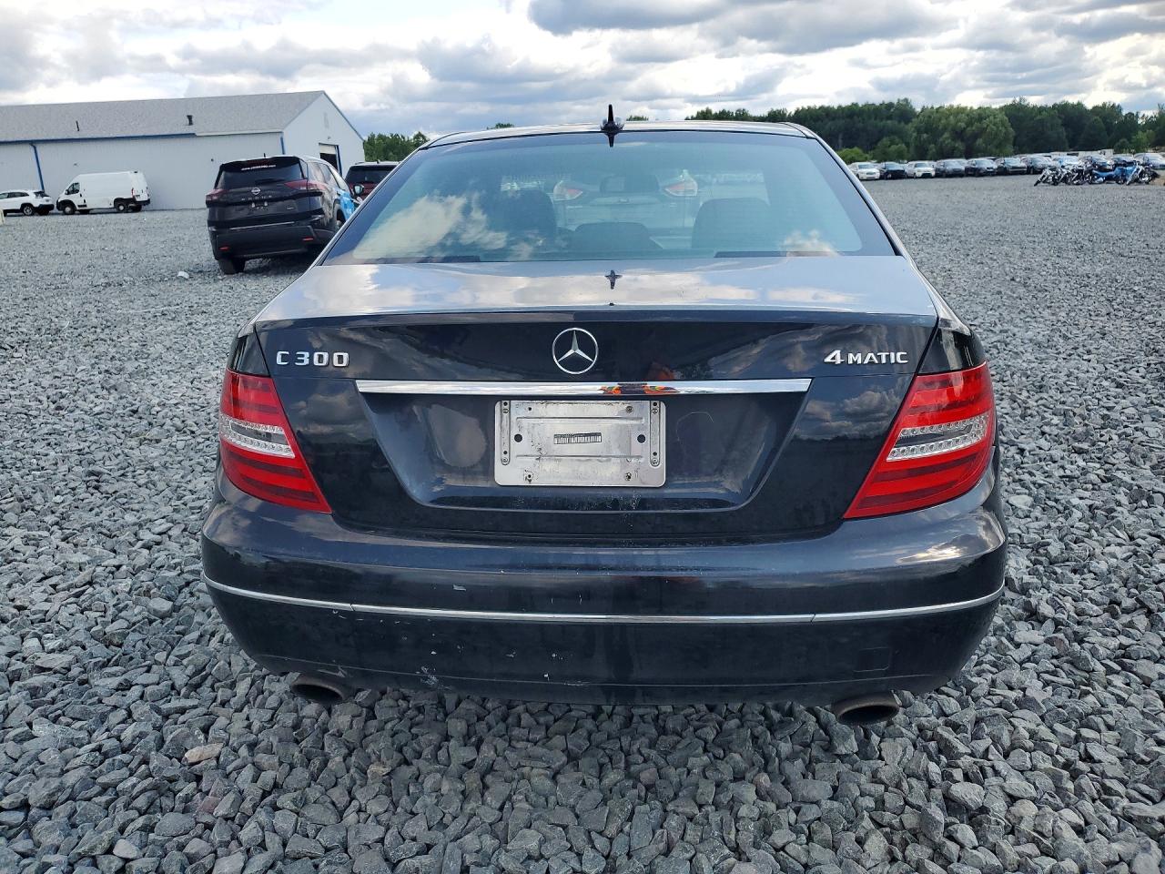 2012 Mercedes-benz C 300 4matic Black vin: WDDGF8BB2CA669871