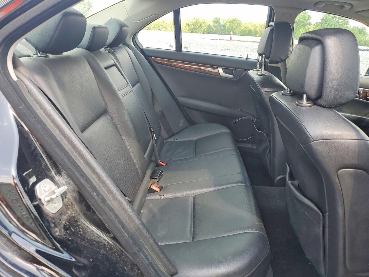 2012 Mercedes-benz C 300 4matic Black vin: WDDGF8BB2CA669871