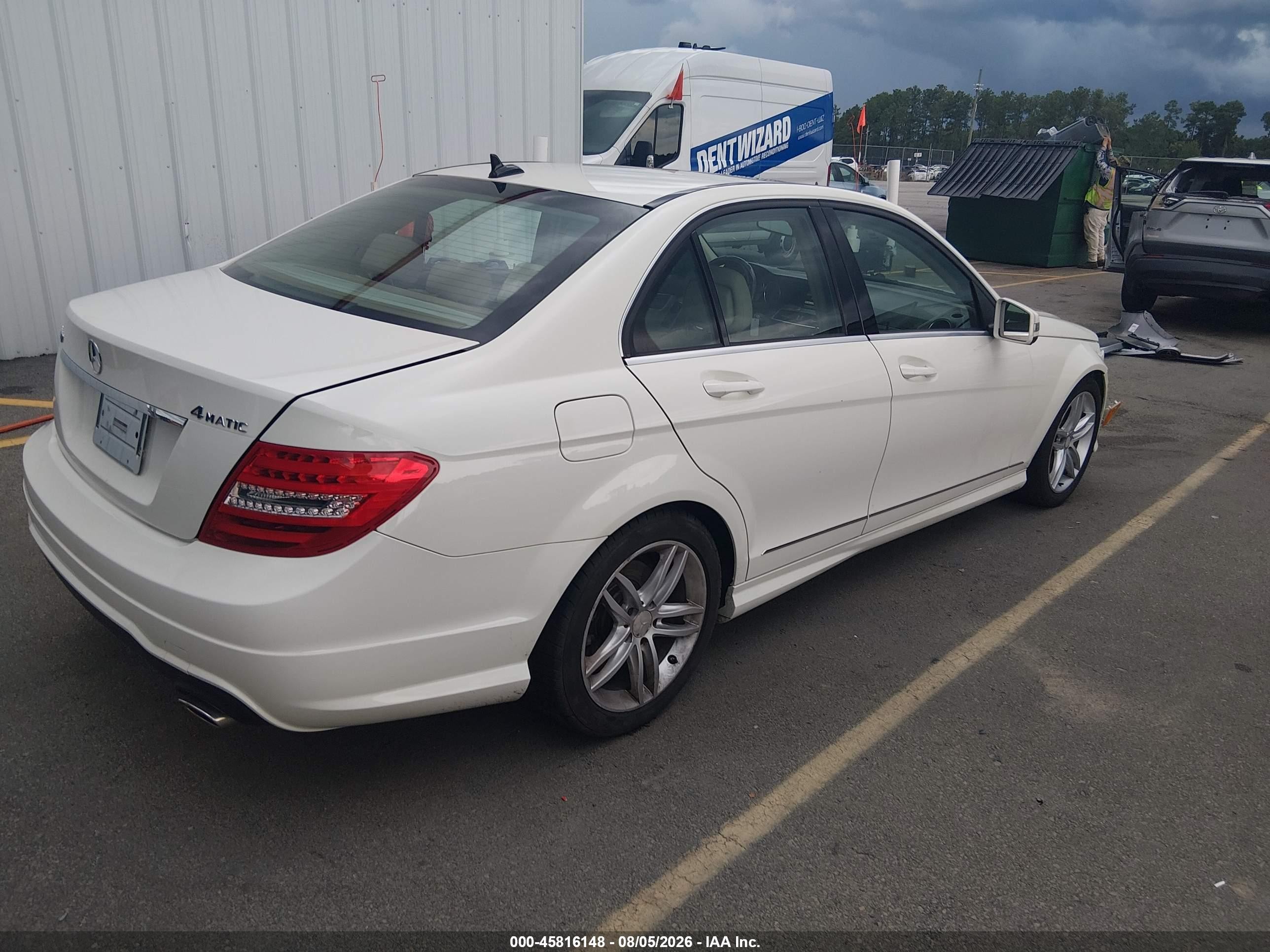 2012 Mercedes-benz C 300 Sport 4matic White vin: WDDGF8BB2CF915644