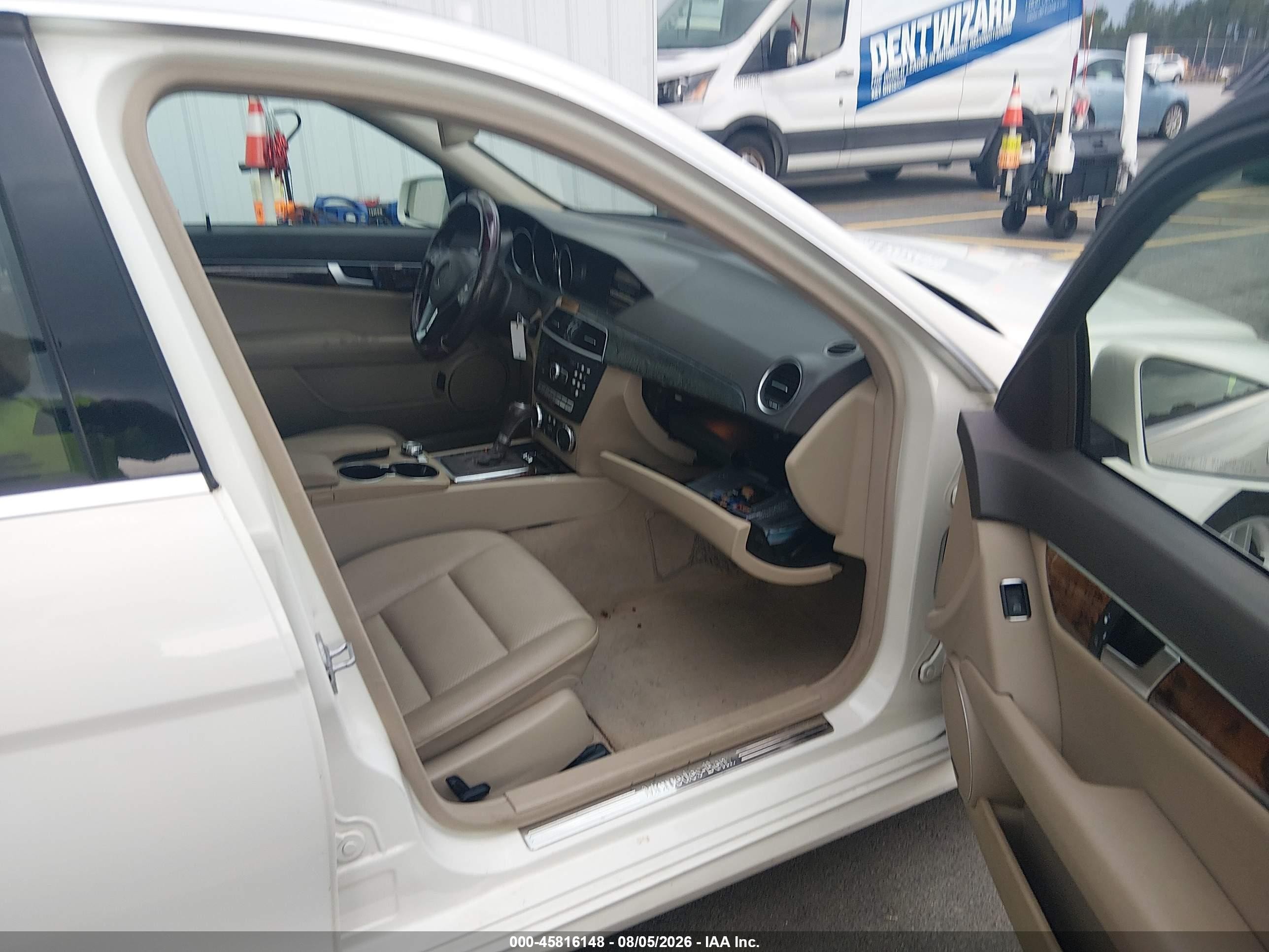 2012 Mercedes-benz C 300 Sport 4matic White vin: WDDGF8BB2CF915644
