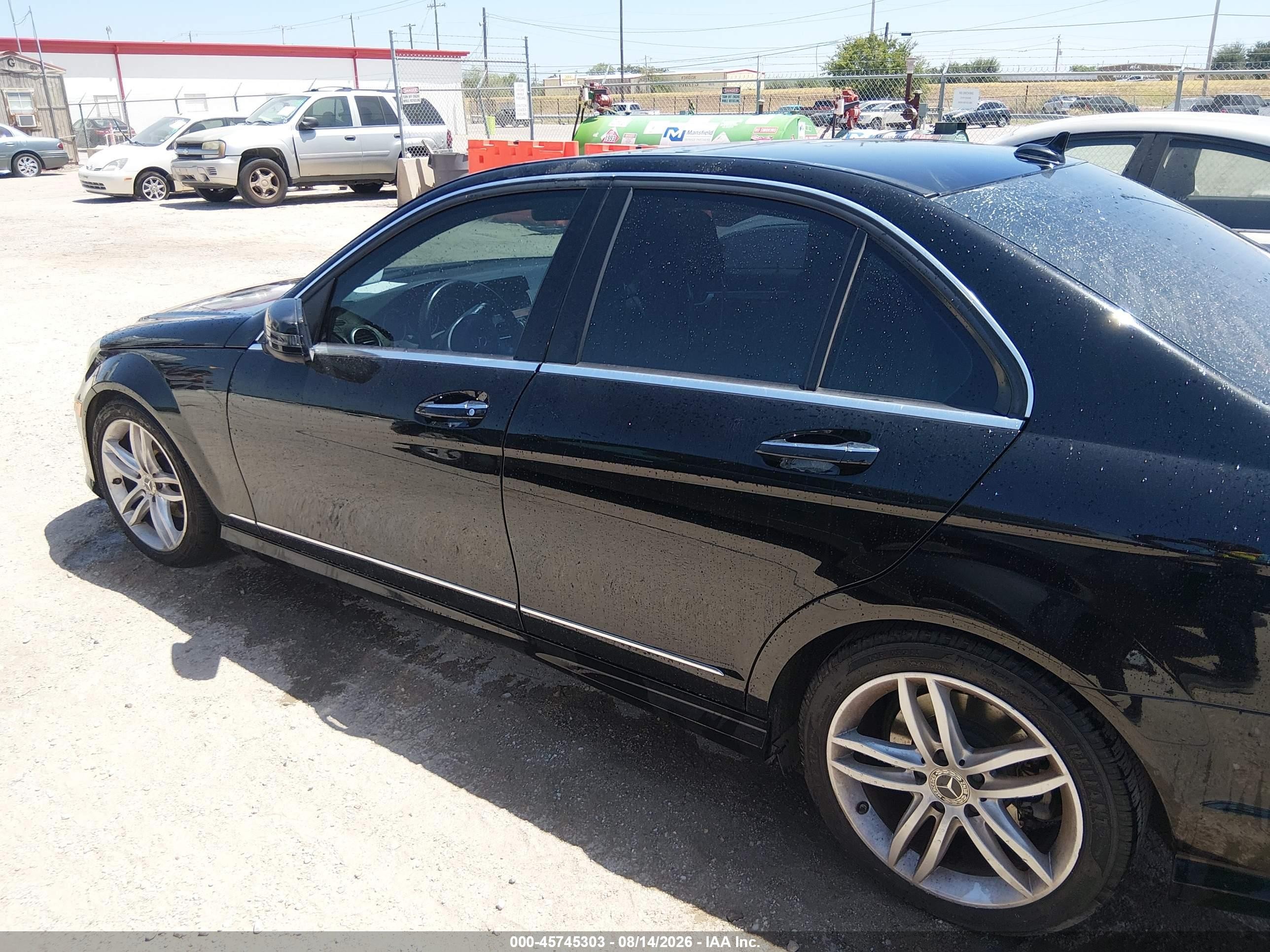 2012 Mercedes-benz C 300 Sport 4matic Black vin: WDDGF8BB2CF923632