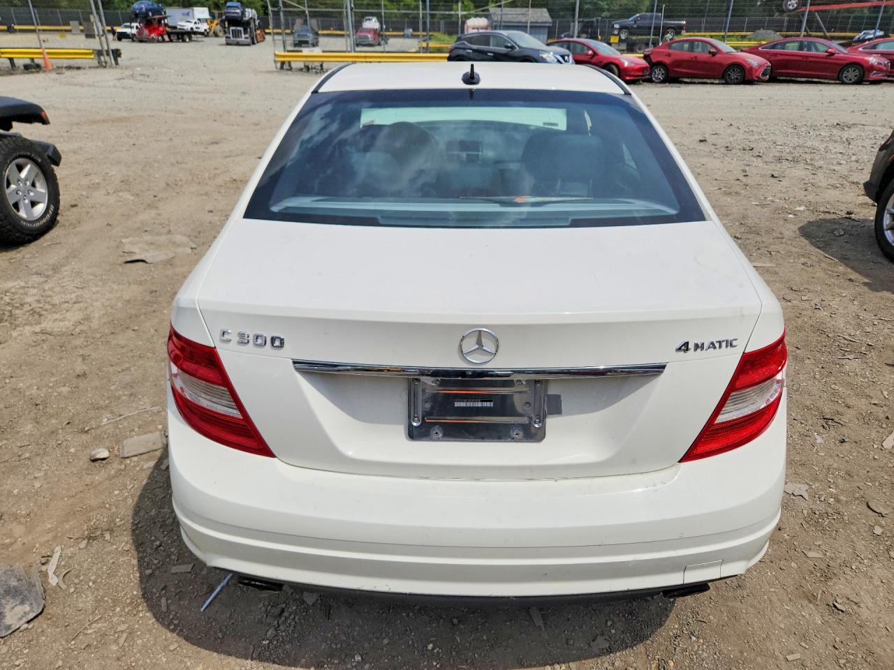 2010 Mercedes-benz C 300 4matic White vin: WDDGF8BB3AF409558