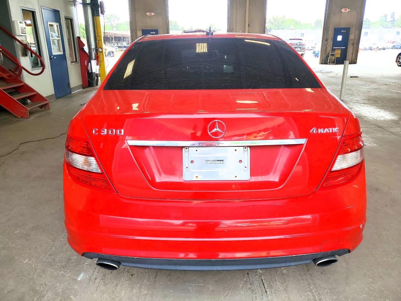 2010 Mercedes-benz C 300 4matic Red vin: WDDGF8BB3AF435805