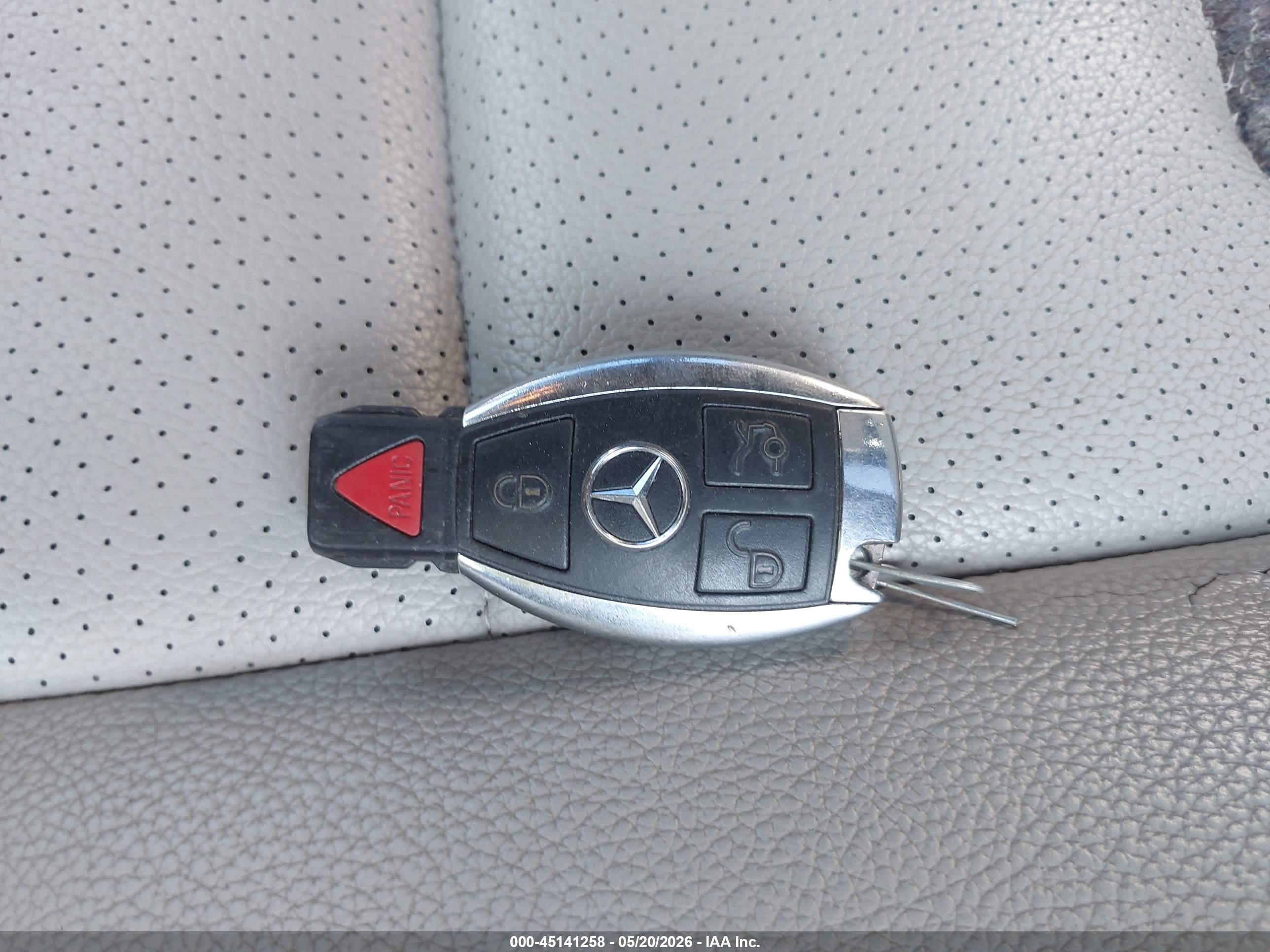 2010 Mercedes-benz C 300 Sport 4matic Серебряный vin: WDDGF8BB3AF439594
