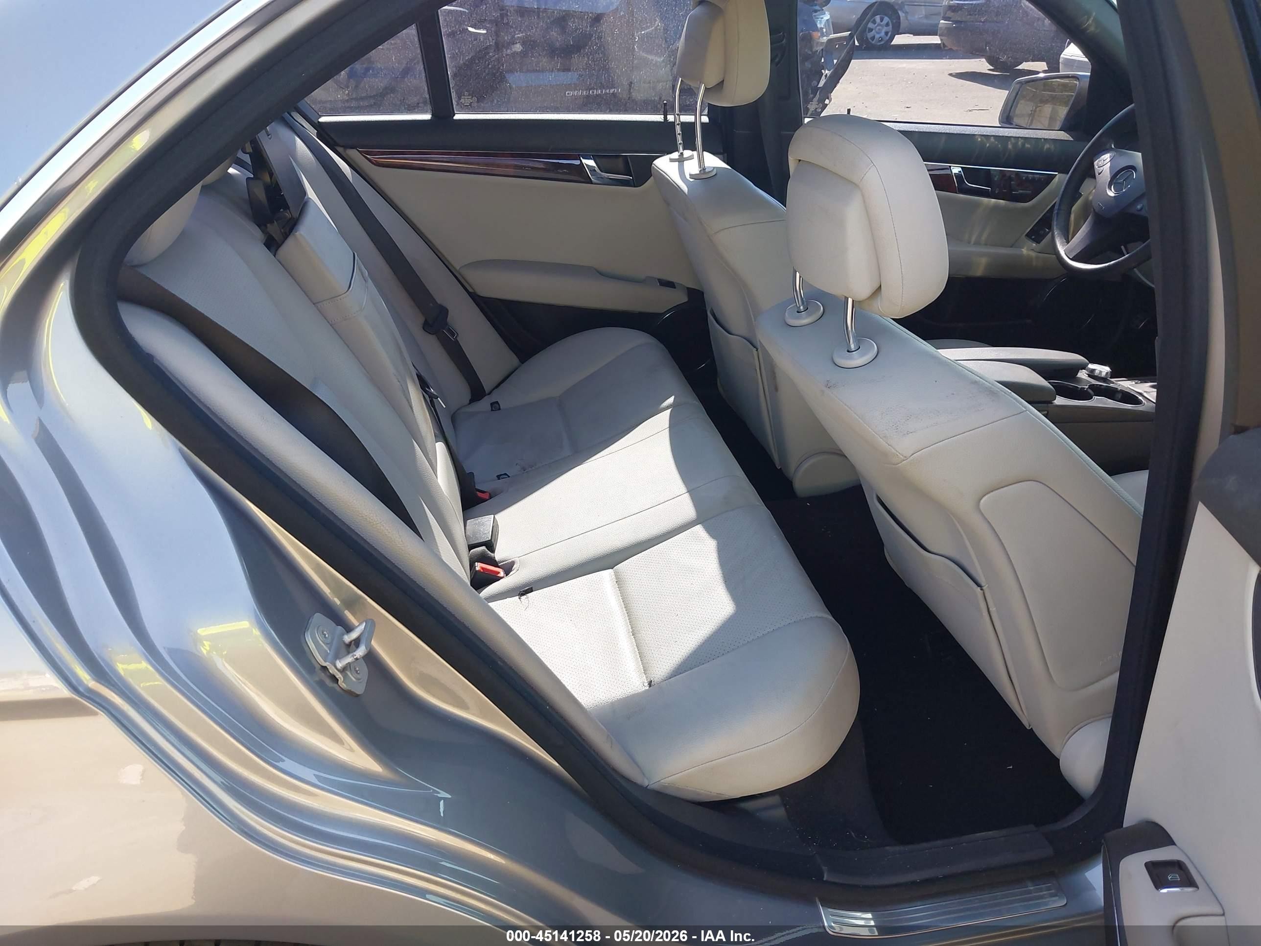 2010 Mercedes-benz C 300 Sport 4matic Серебряный vin: WDDGF8BB3AF439594