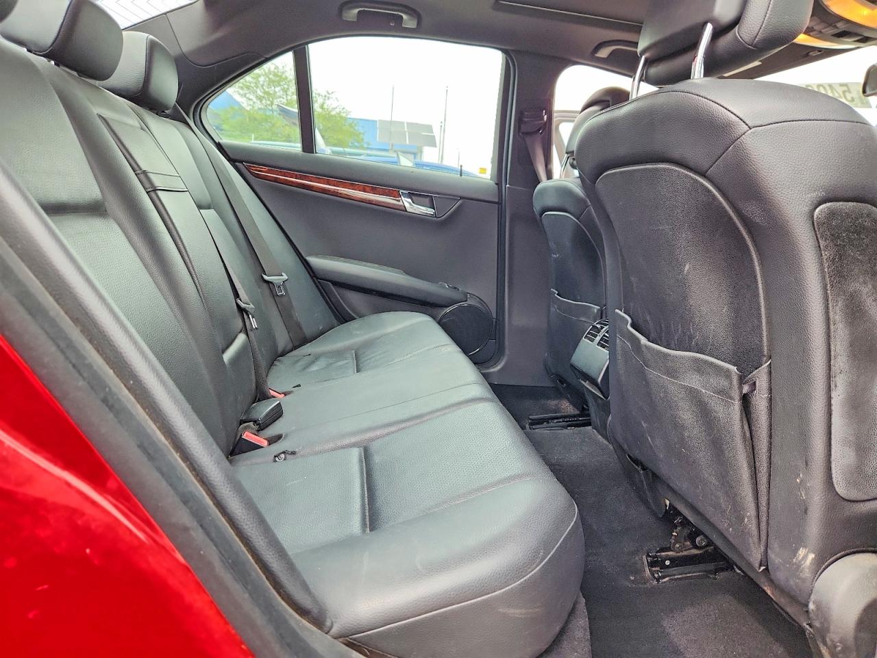 2010 Mercedes-benz C 300 4matic Red vin: WDDGF8BB3AF461627