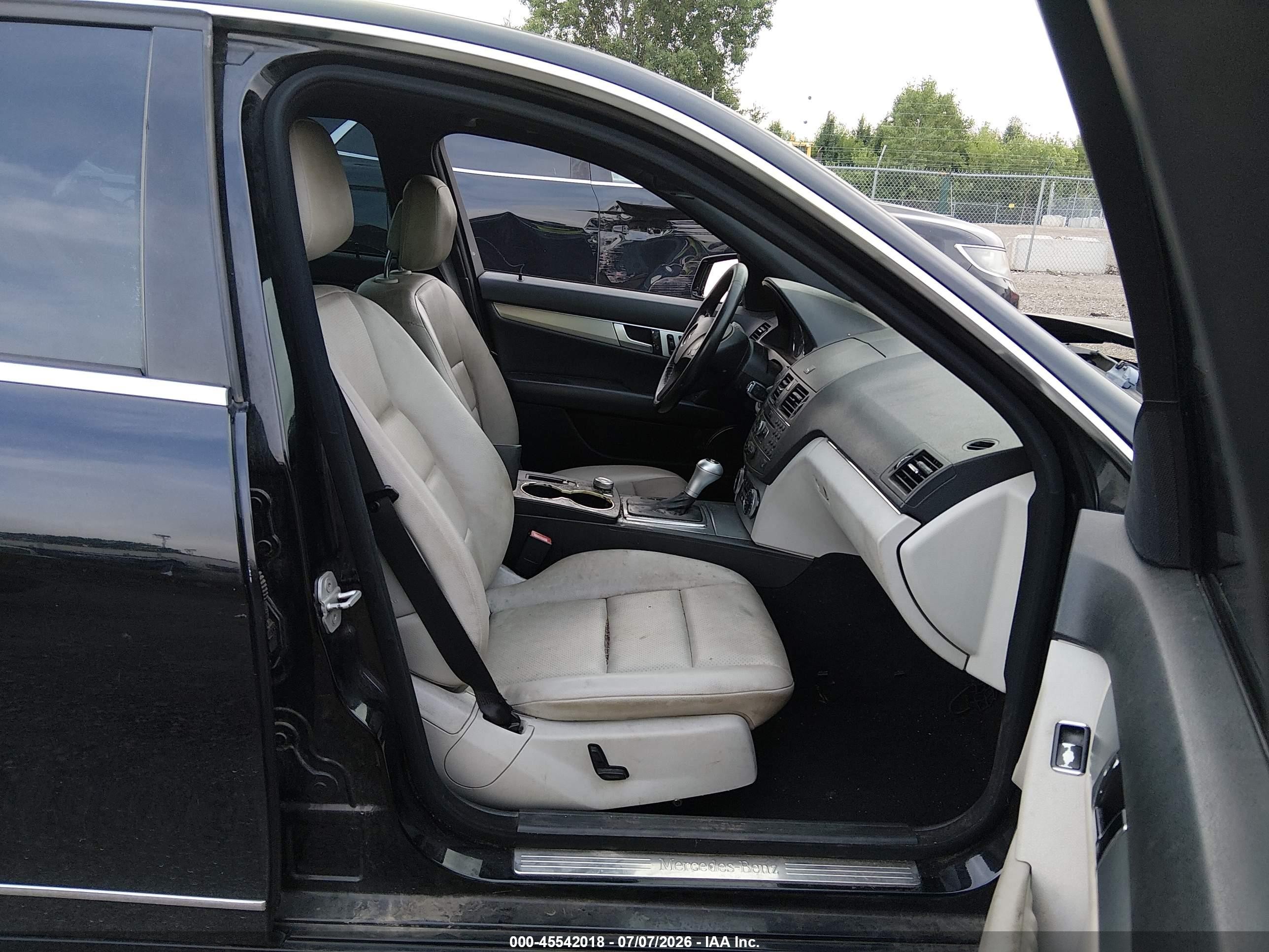 2010 Mercedes-benz C 300 Luxury 4matic/sport 4matic Black vin: WDDGF8BB3AF468612