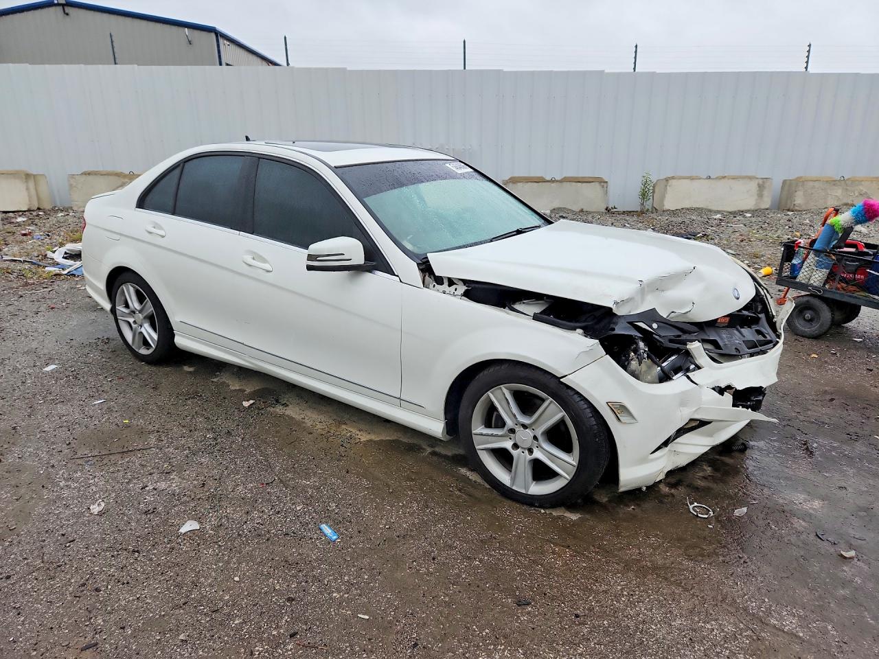 2010 Mercedes-benz C 300 4matic White vin: WDDGF8BB3AF497253