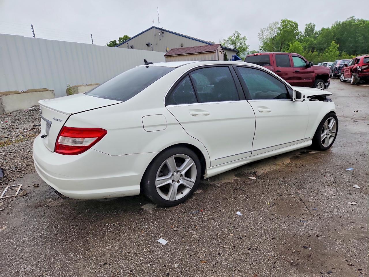 2010 Mercedes-benz C 300 4matic White vin: WDDGF8BB3AF497253