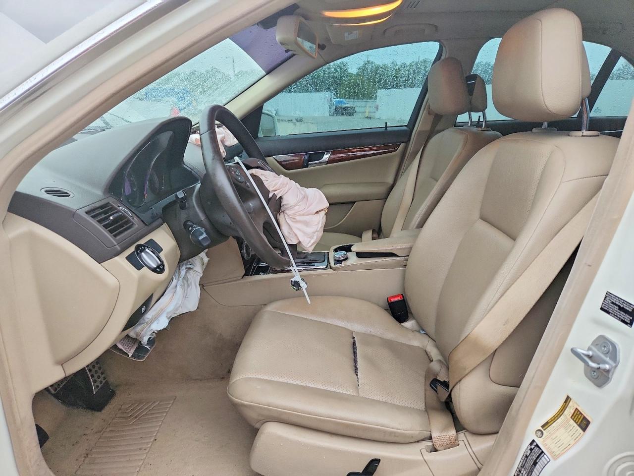 2010 Mercedes-benz C 300 4matic White vin: WDDGF8BB3AF497253