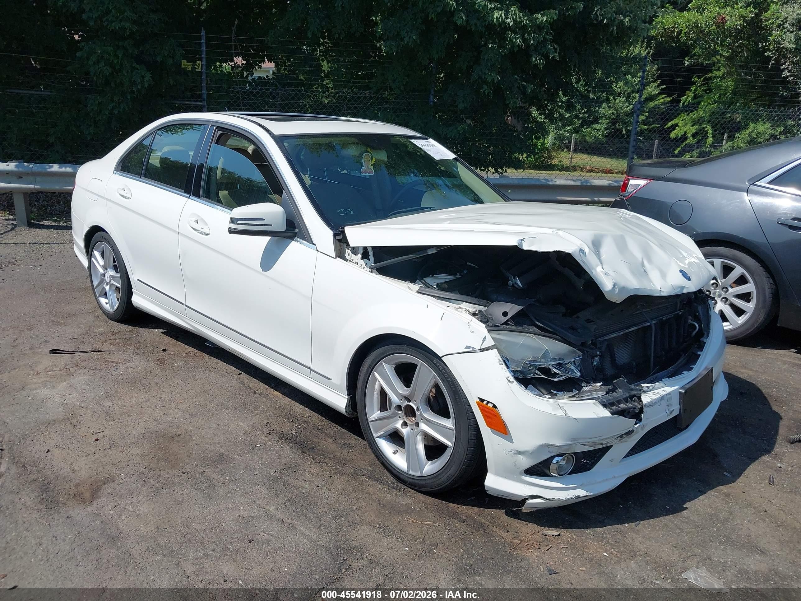 2010 Mercedes-benz C 300 Luxury 4matic/sport 4matic White vin: WDDGF8BB3AR105824