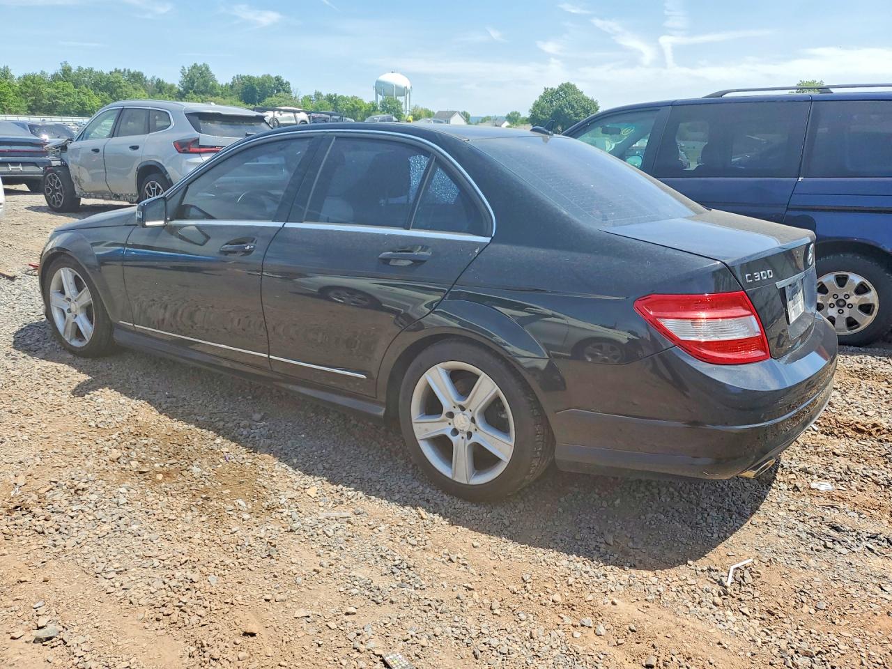 2011 Mercedes-benz 300c Черный vin: WDDGF8BB3BR133950