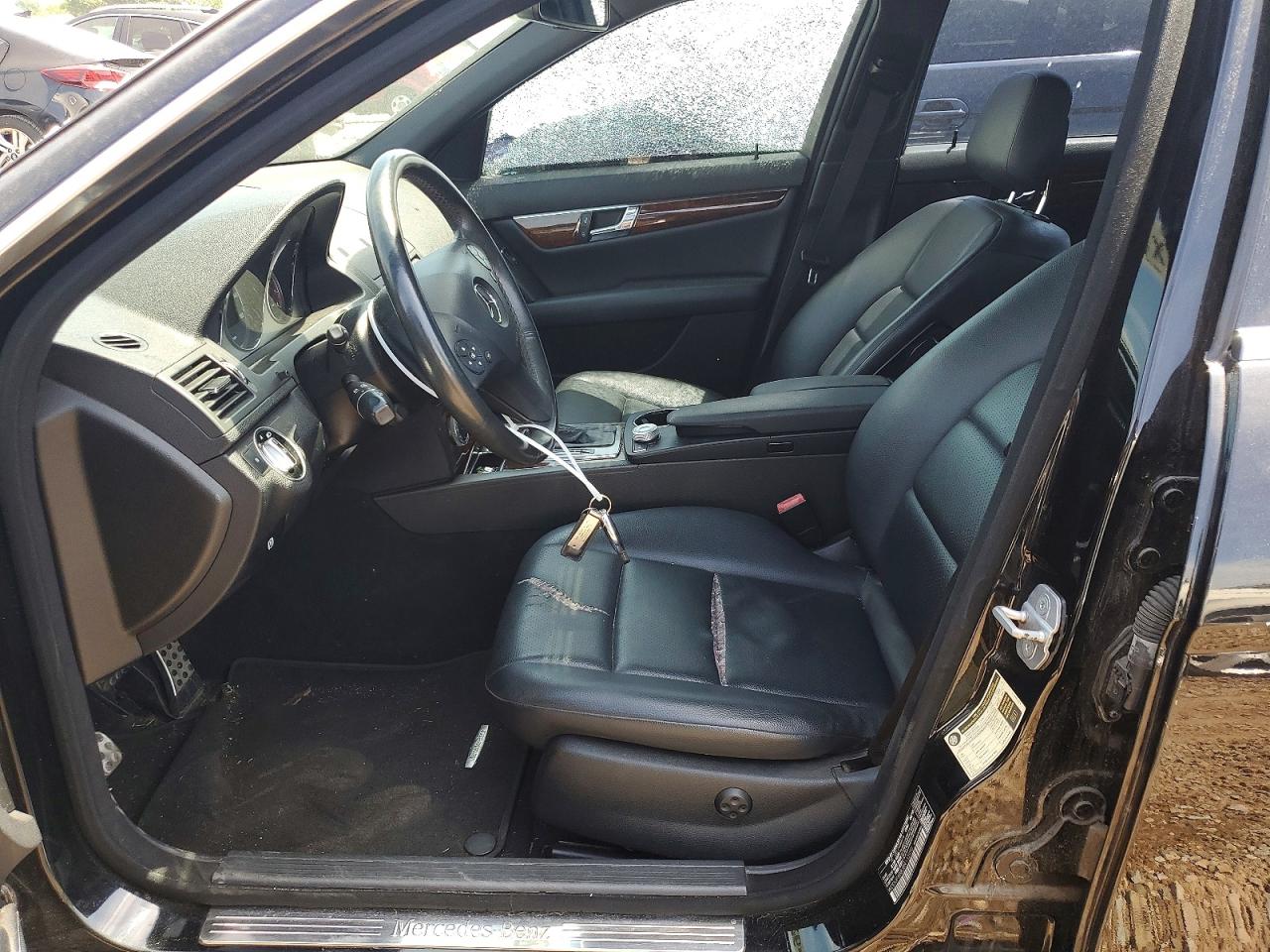 2011 Mercedes-benz 300c Черный vin: WDDGF8BB3BR133950