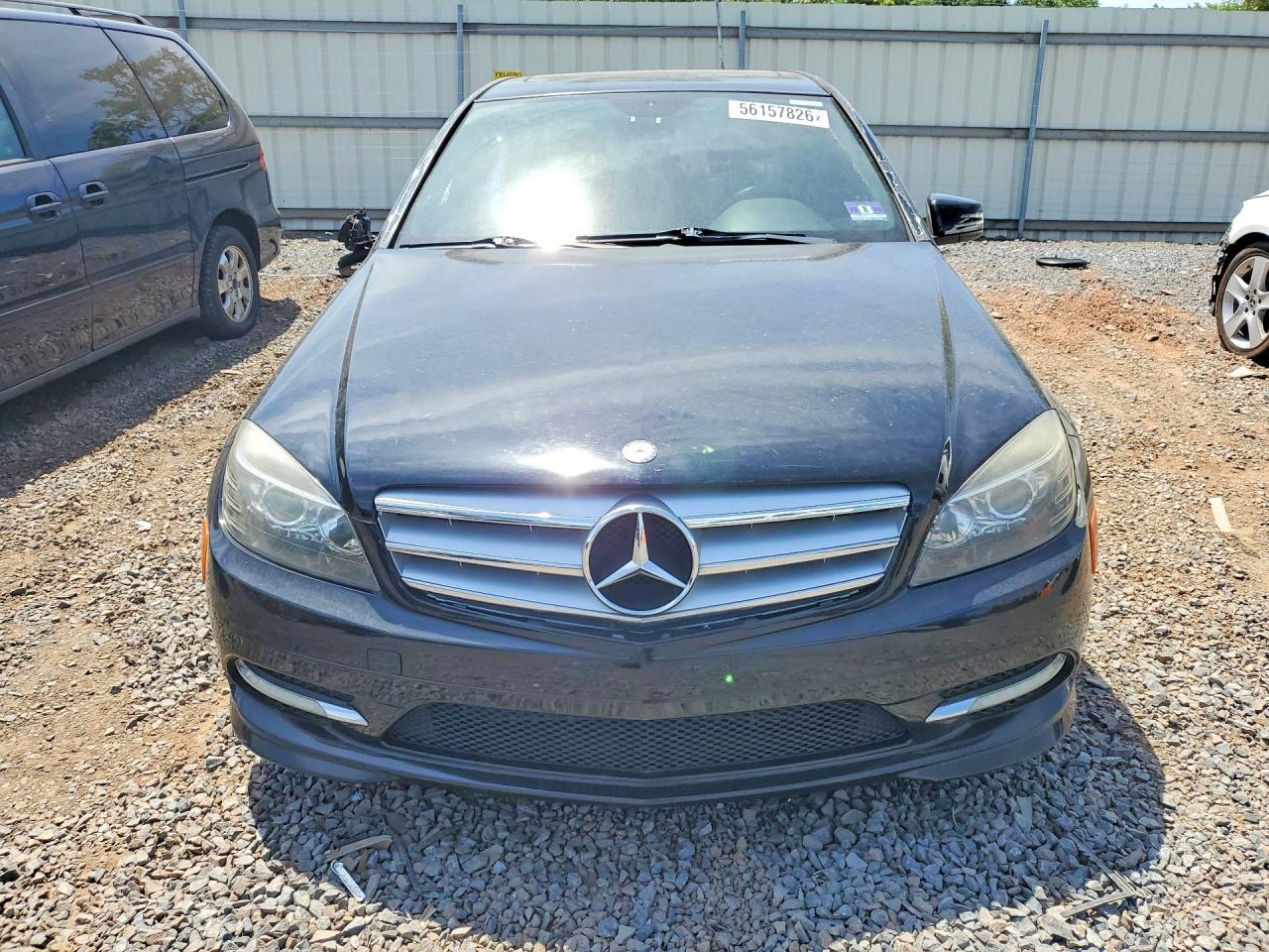 2011 Mercedes-benz 300c Черный vin: WDDGF8BB3BR133950