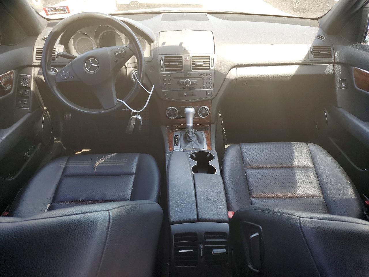 2011 Mercedes-benz 300c Черный vin: WDDGF8BB3BR133950