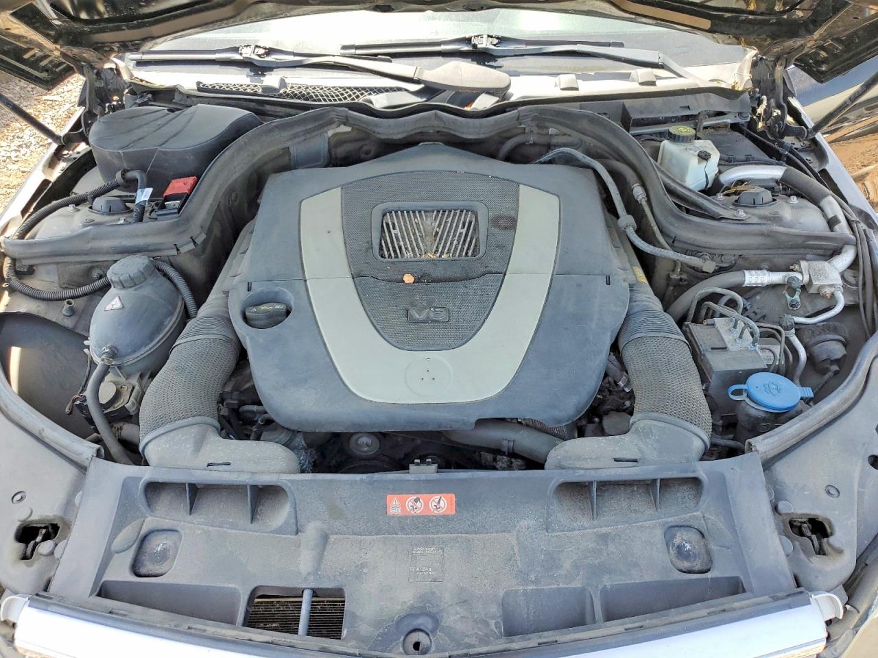 2011 Mercedes-benz 300c Черный vin: WDDGF8BB3BR133950