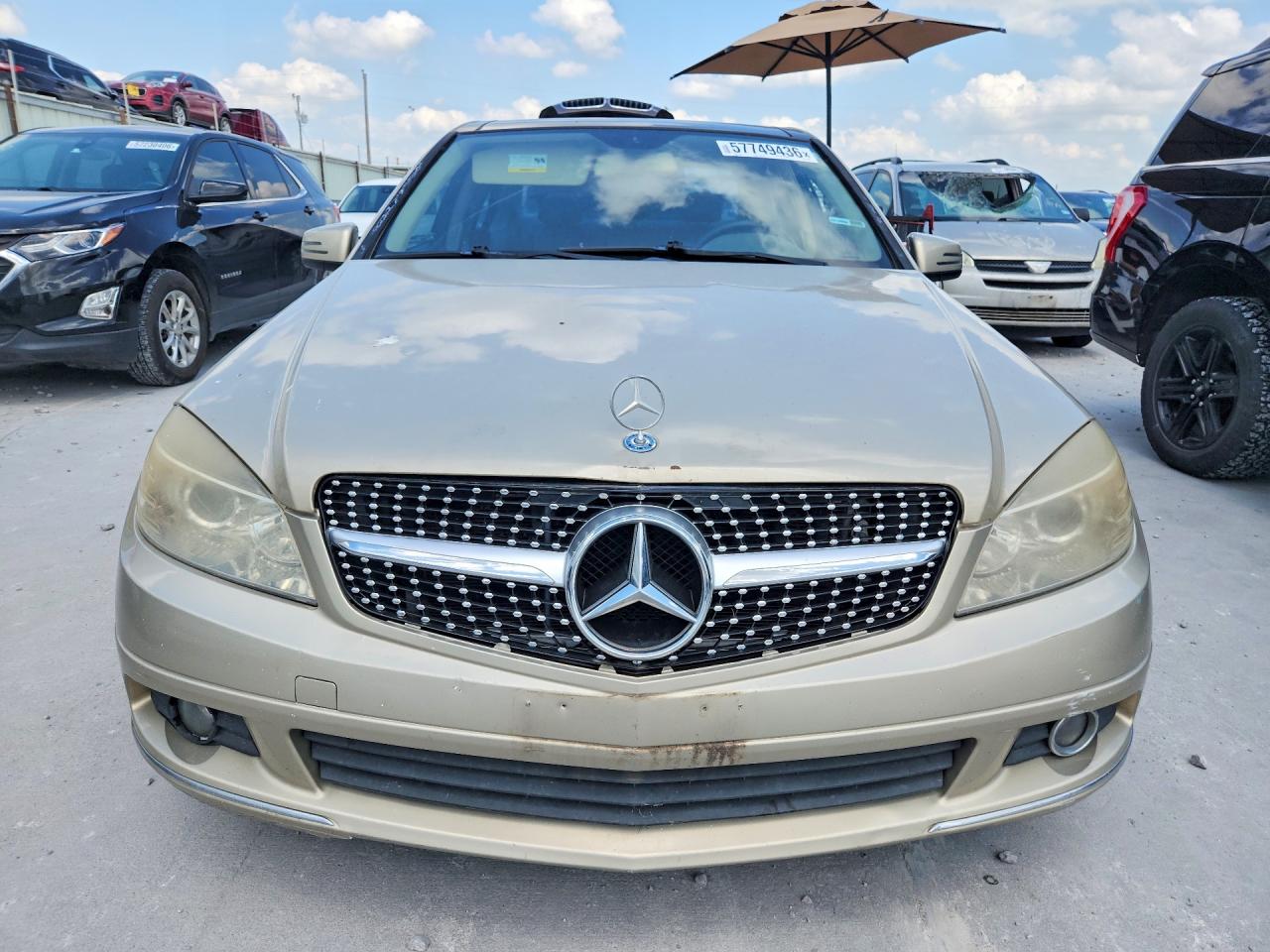 2011 Mercedes-benz C 300 4matic Beige vin: WDDGF8BB3BR138730