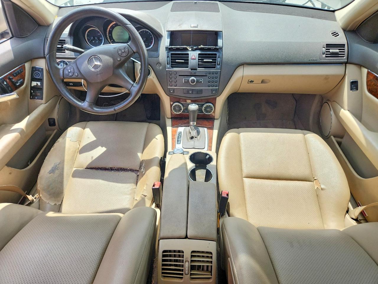 2011 Mercedes-benz C 300 4matic Beige vin: WDDGF8BB3BR138730
