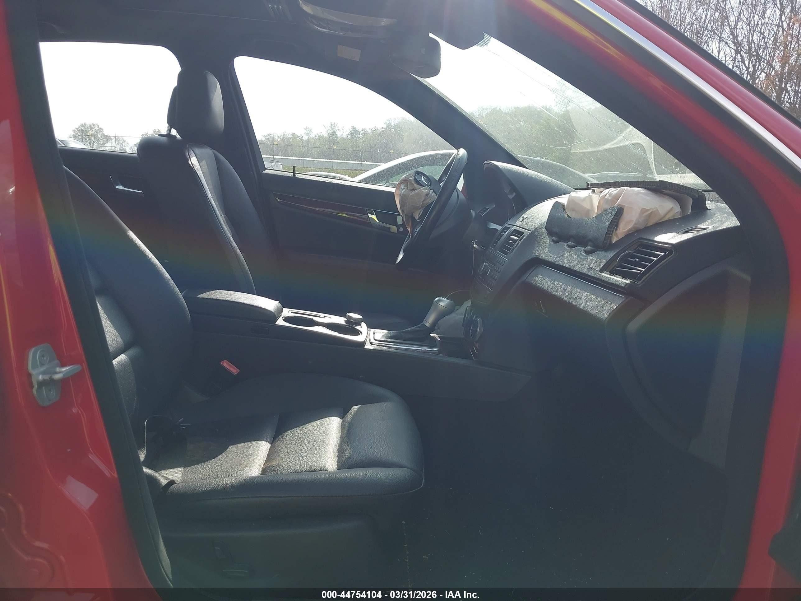 2011 Mercedes-benz C 300 Luxury 4matic/sport 4matic Red vin: WDDGF8BB3BR151672