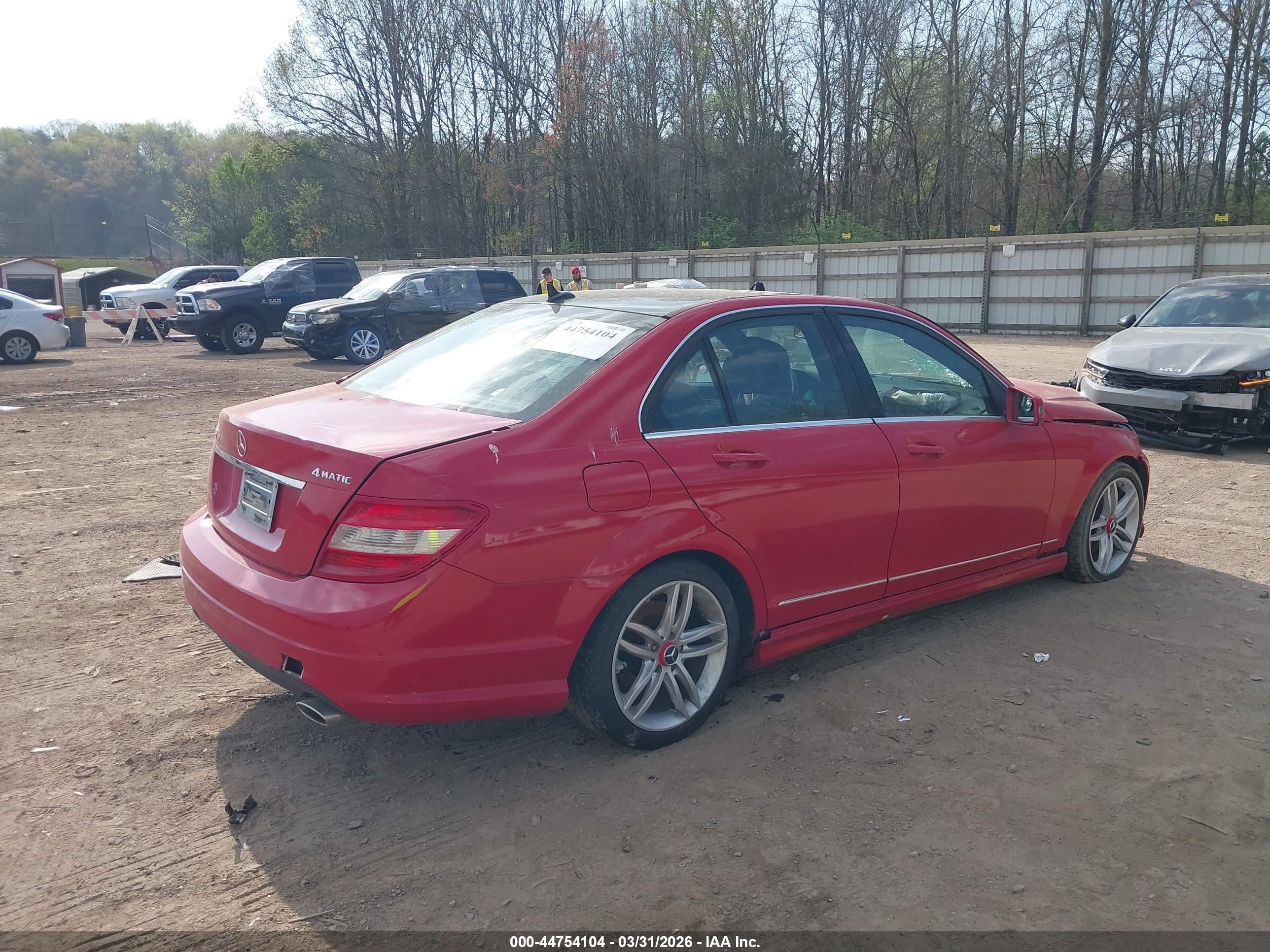 2011 Mercedes-benz C 300 Luxury 4matic/sport 4matic Red vin: WDDGF8BB3BR151672