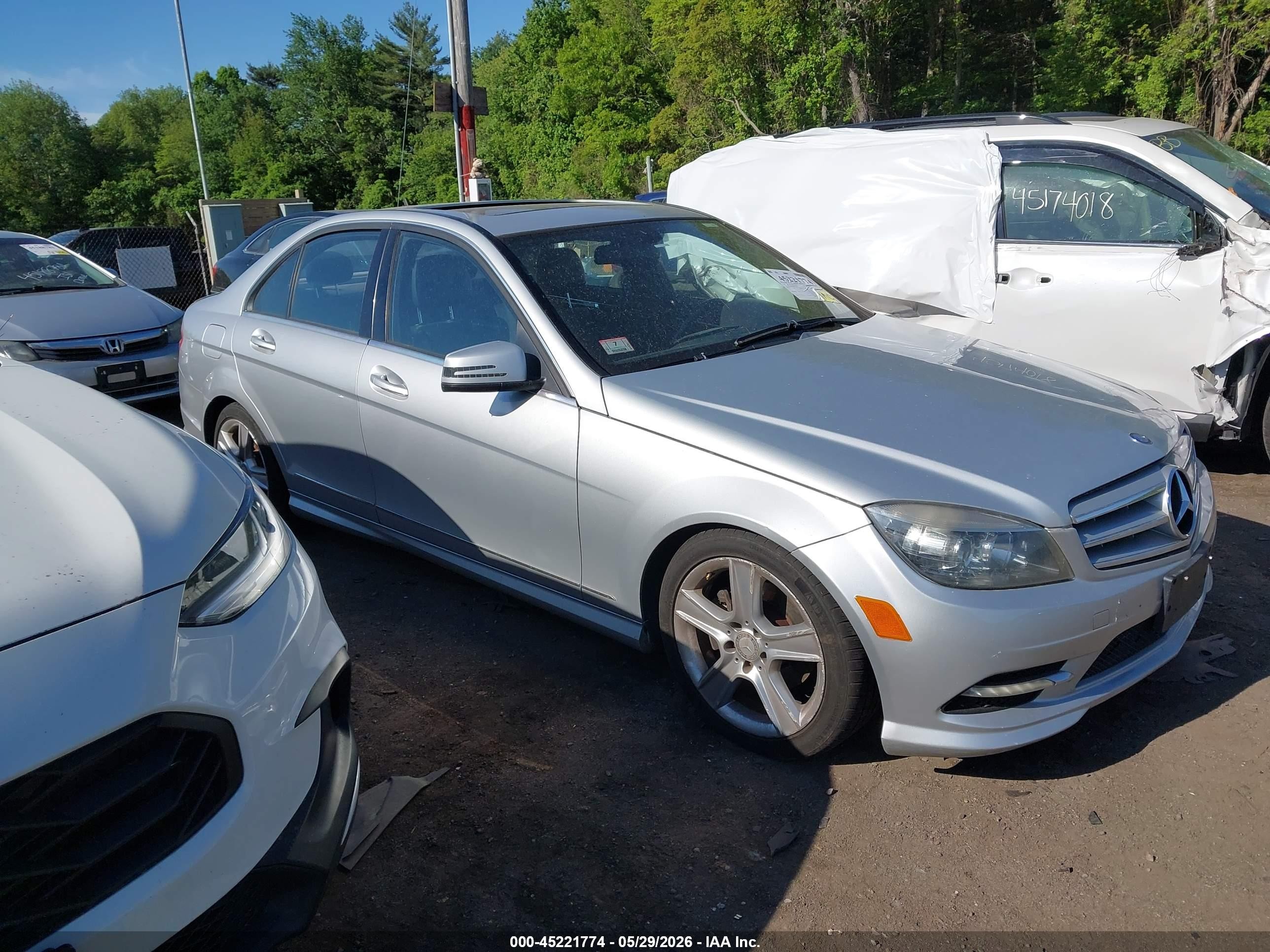 2011 Mercedes-benz C 300 Sport 4matic Silver vin: WDDGF8BB3BR157410