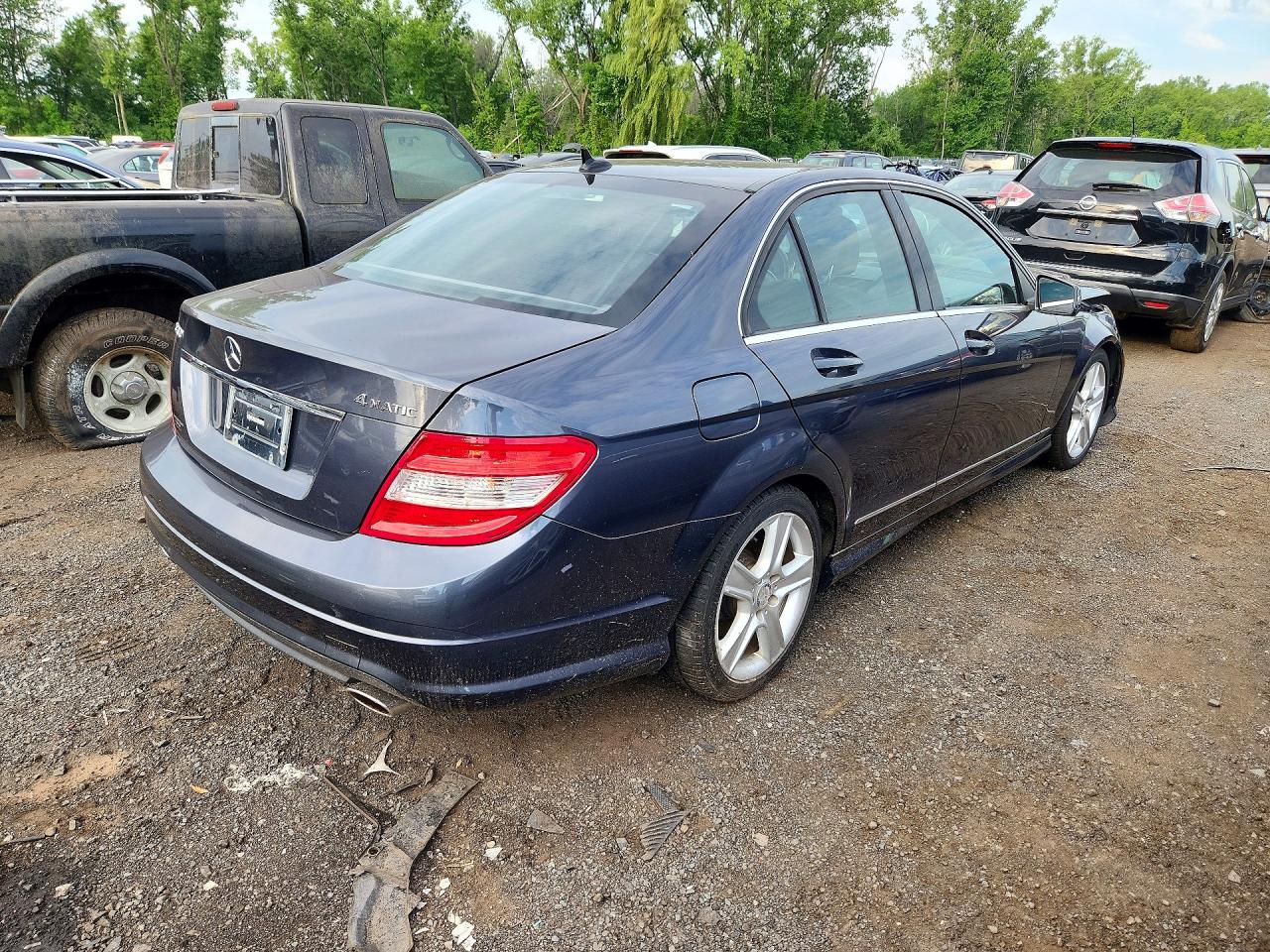 2011 Mercedes-benz C 300 4matic Charcoal vin: WDDGF8BB3BR163563