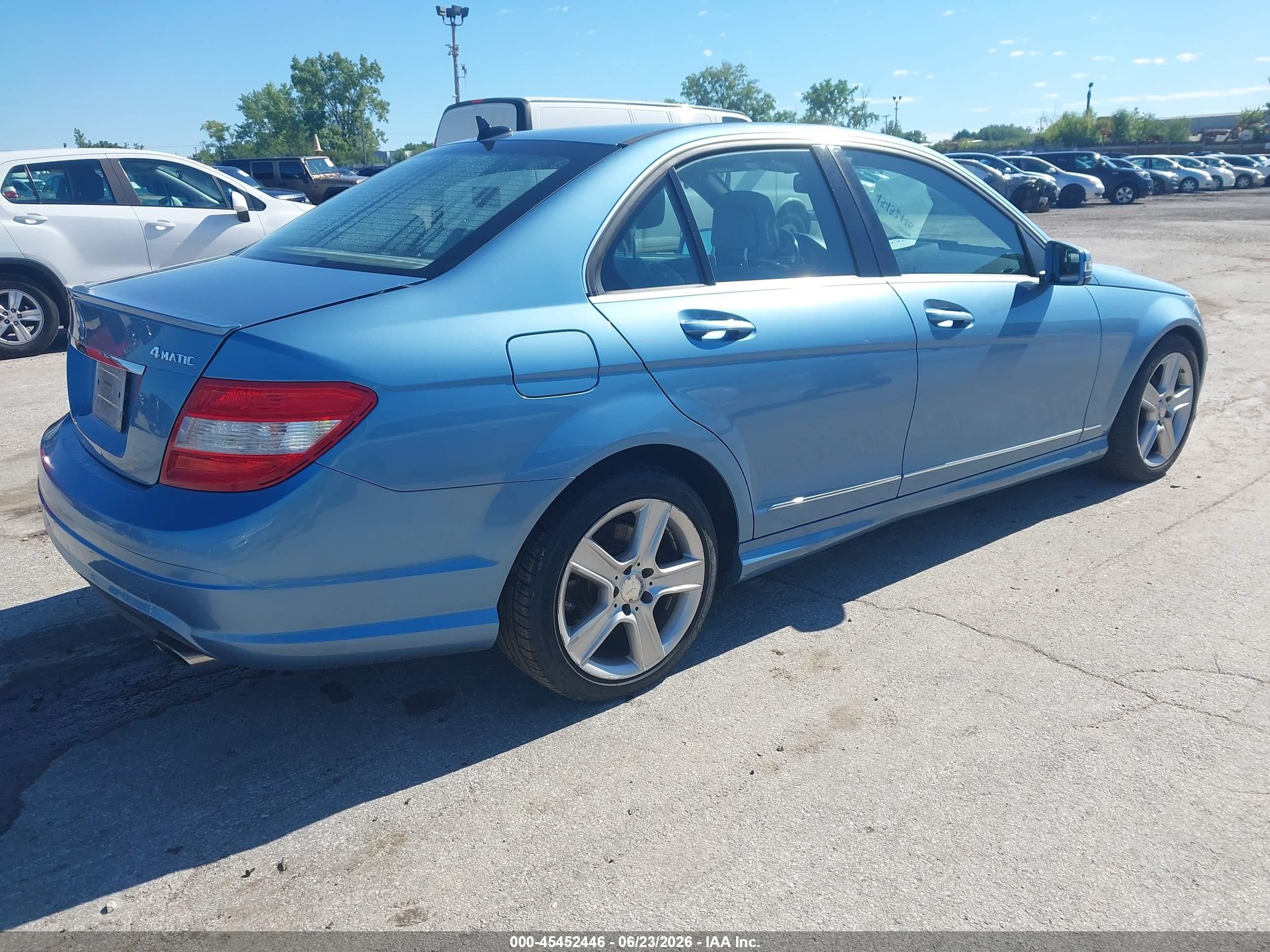 2011 Mercedes-benz C 300 Luxury 4matic/sport 4matic Blue vin: WDDGF8BB3BR173638