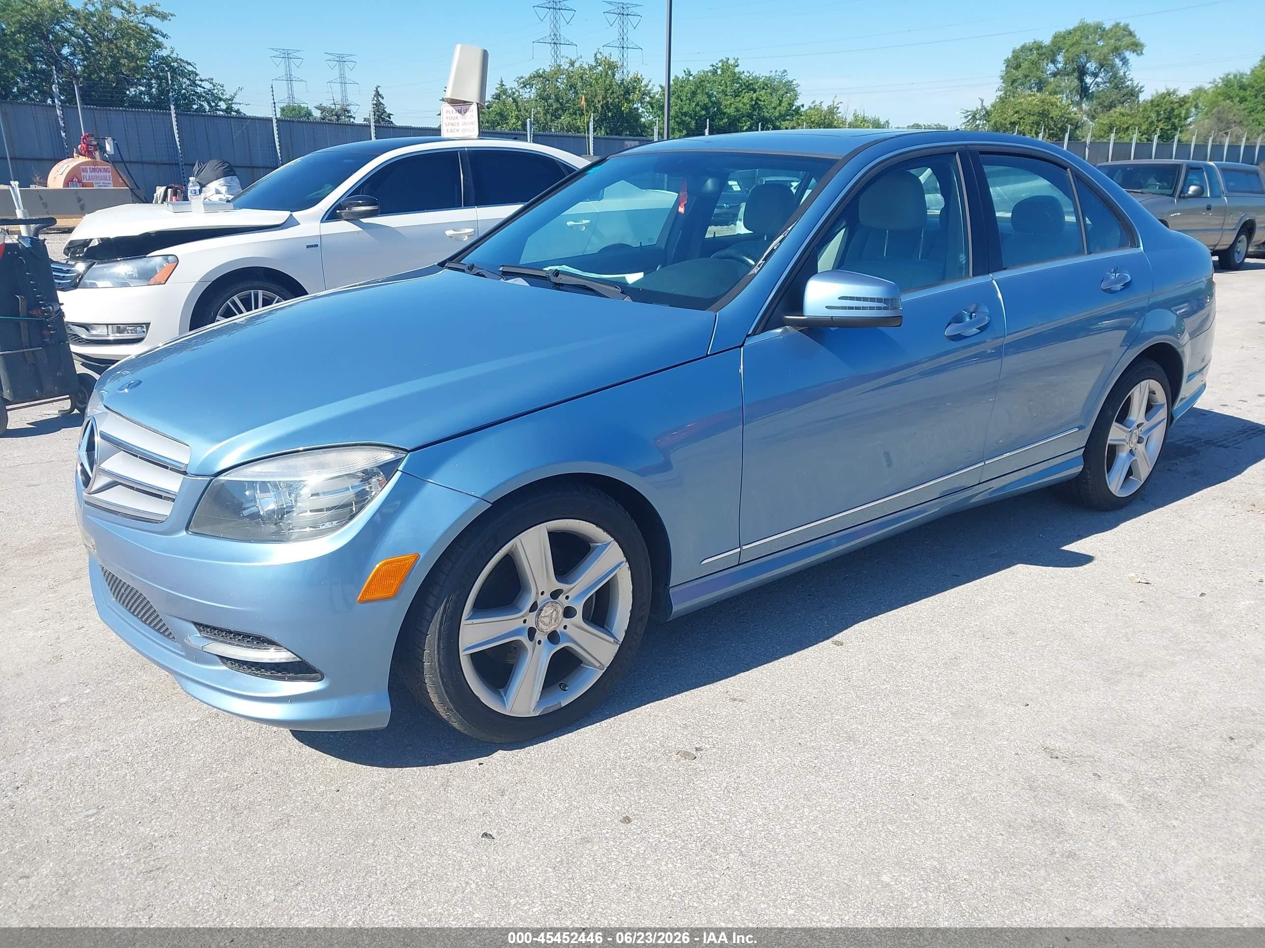 2011 Mercedes-benz C 300 Luxury 4matic/sport 4matic Blue vin: WDDGF8BB3BR173638