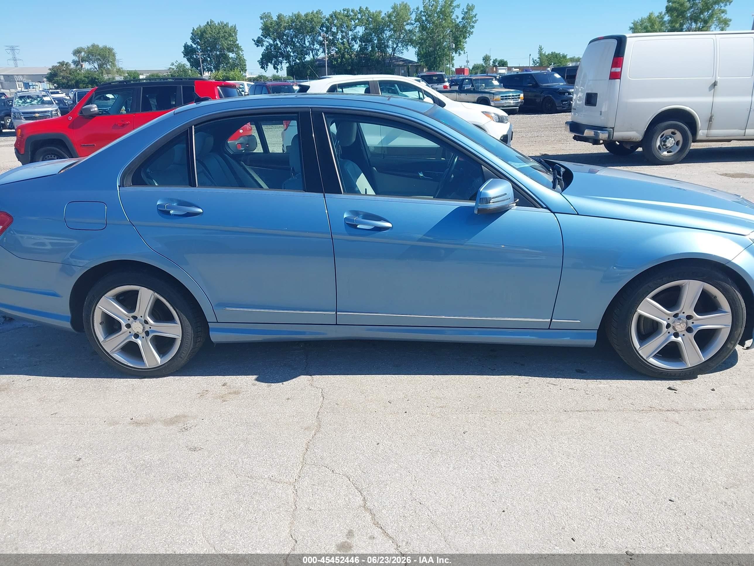 2011 Mercedes-benz C 300 Luxury 4matic/sport 4matic Blue vin: WDDGF8BB3BR173638