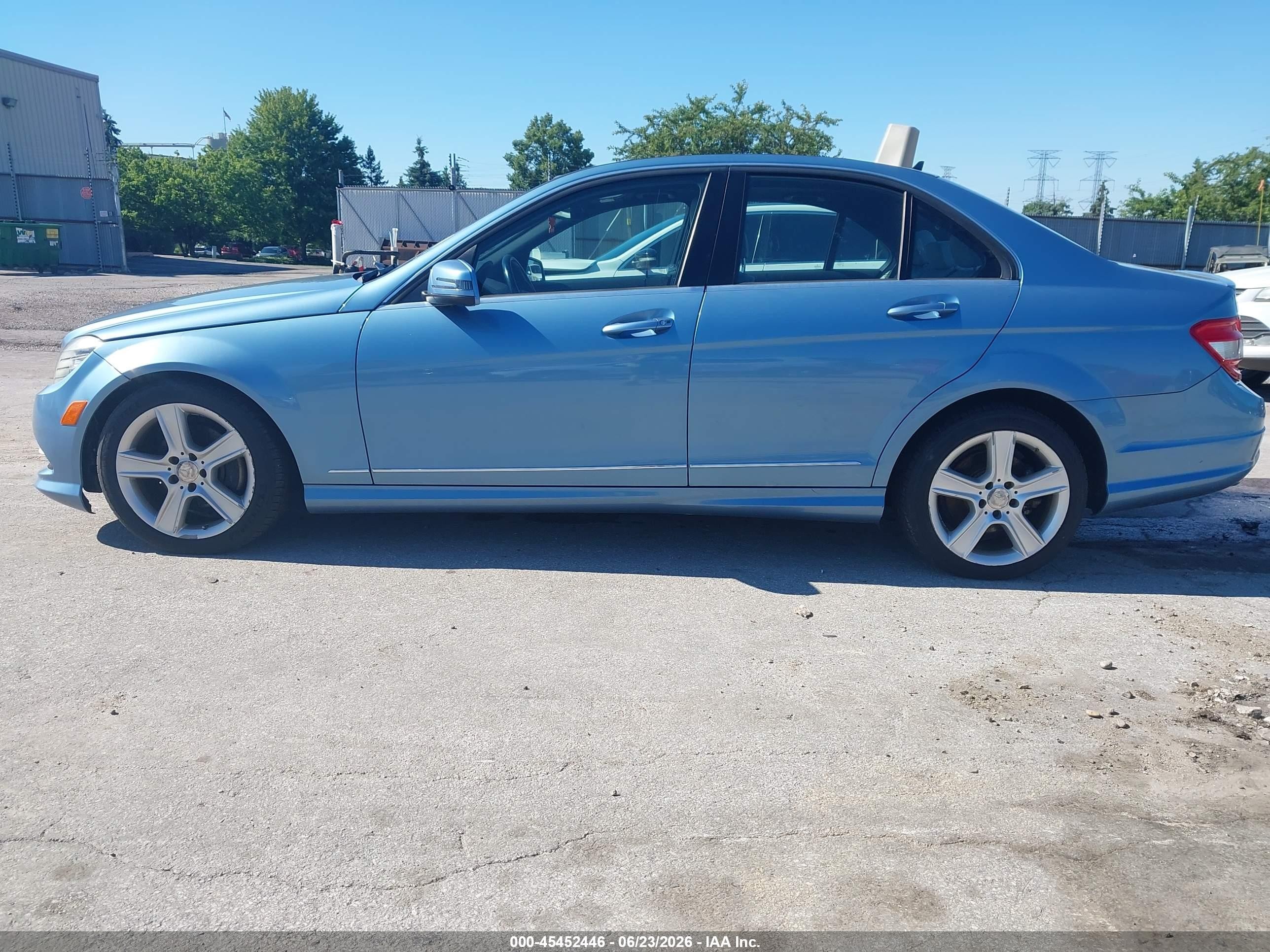 2011 Mercedes-benz C 300 Luxury 4matic/sport 4matic Blue vin: WDDGF8BB3BR173638