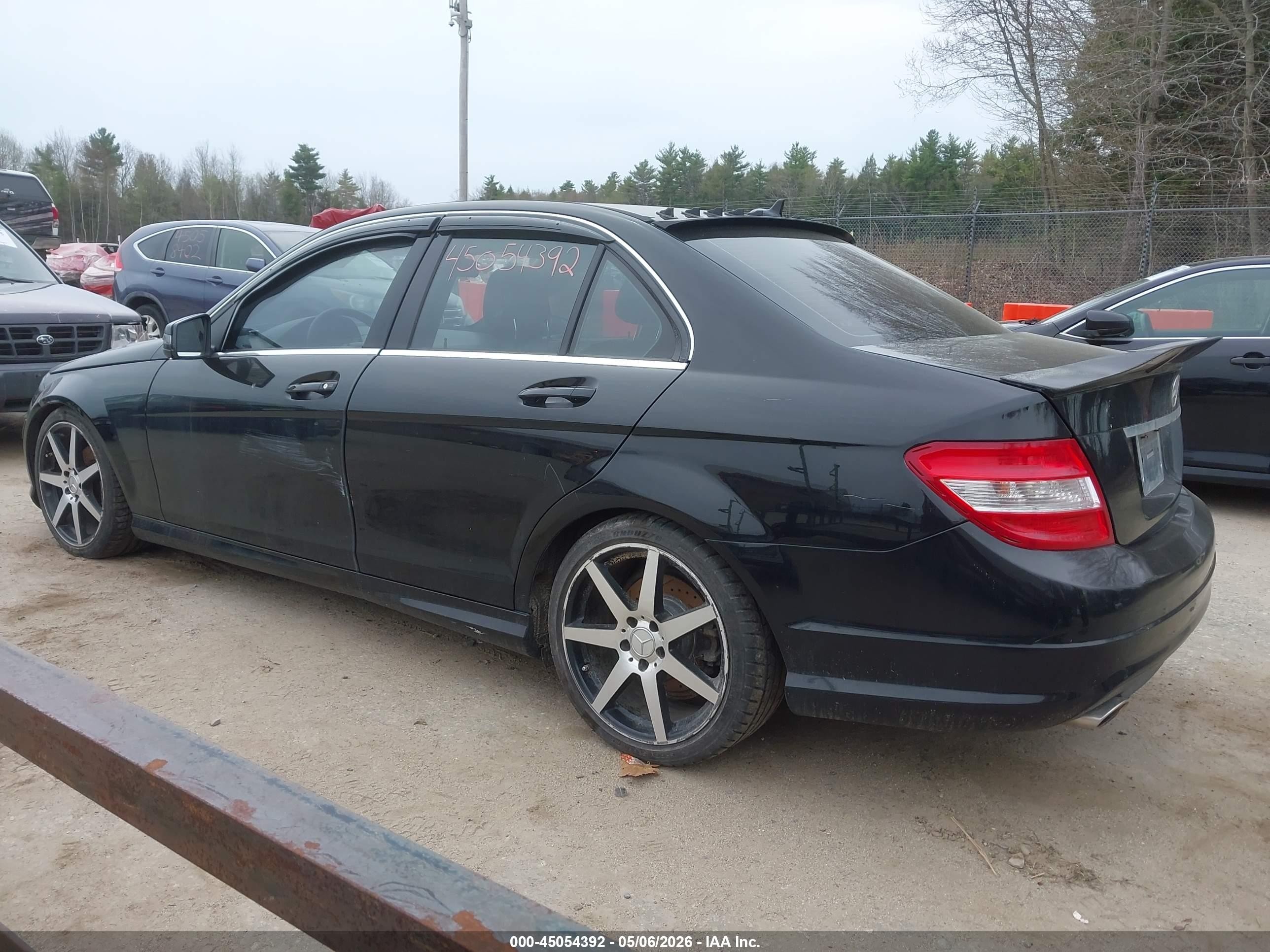 2011 Mercedes-benz C 300 Luxury 4matic/sport 4matic Black vin: WDDGF8BB3BR179536