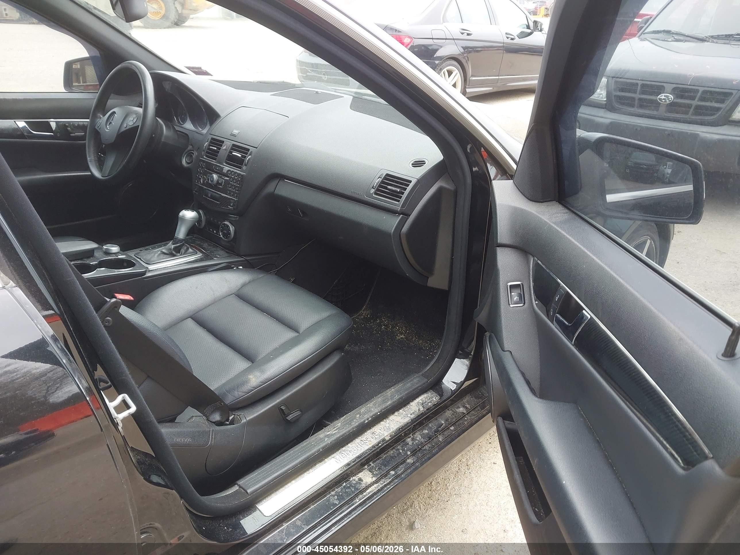 2011 Mercedes-benz C 300 Luxury 4matic/sport 4matic Black vin: WDDGF8BB3BR179536